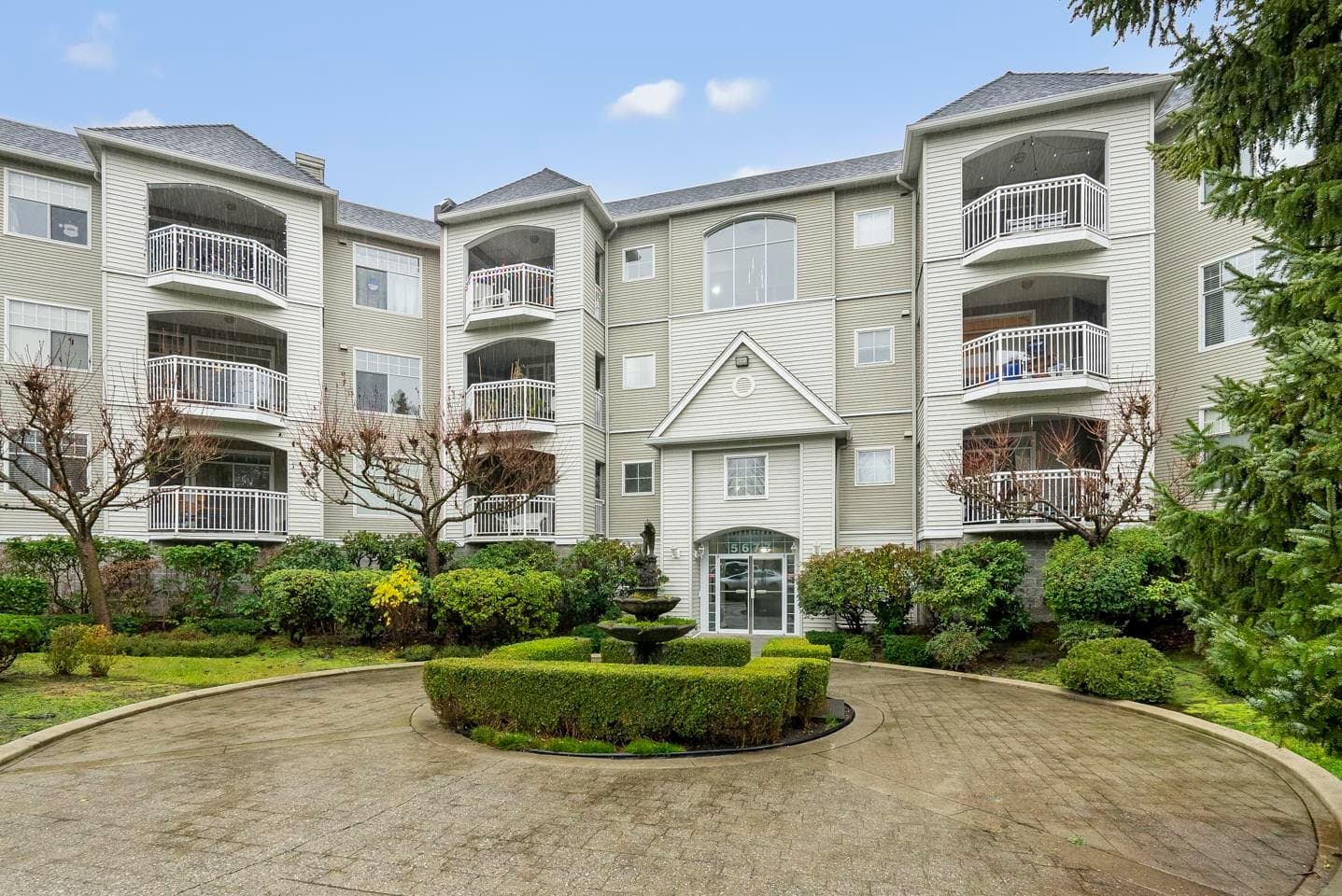 311 - 5677 208 Street, Langley, V3A 8J5 — photo 1