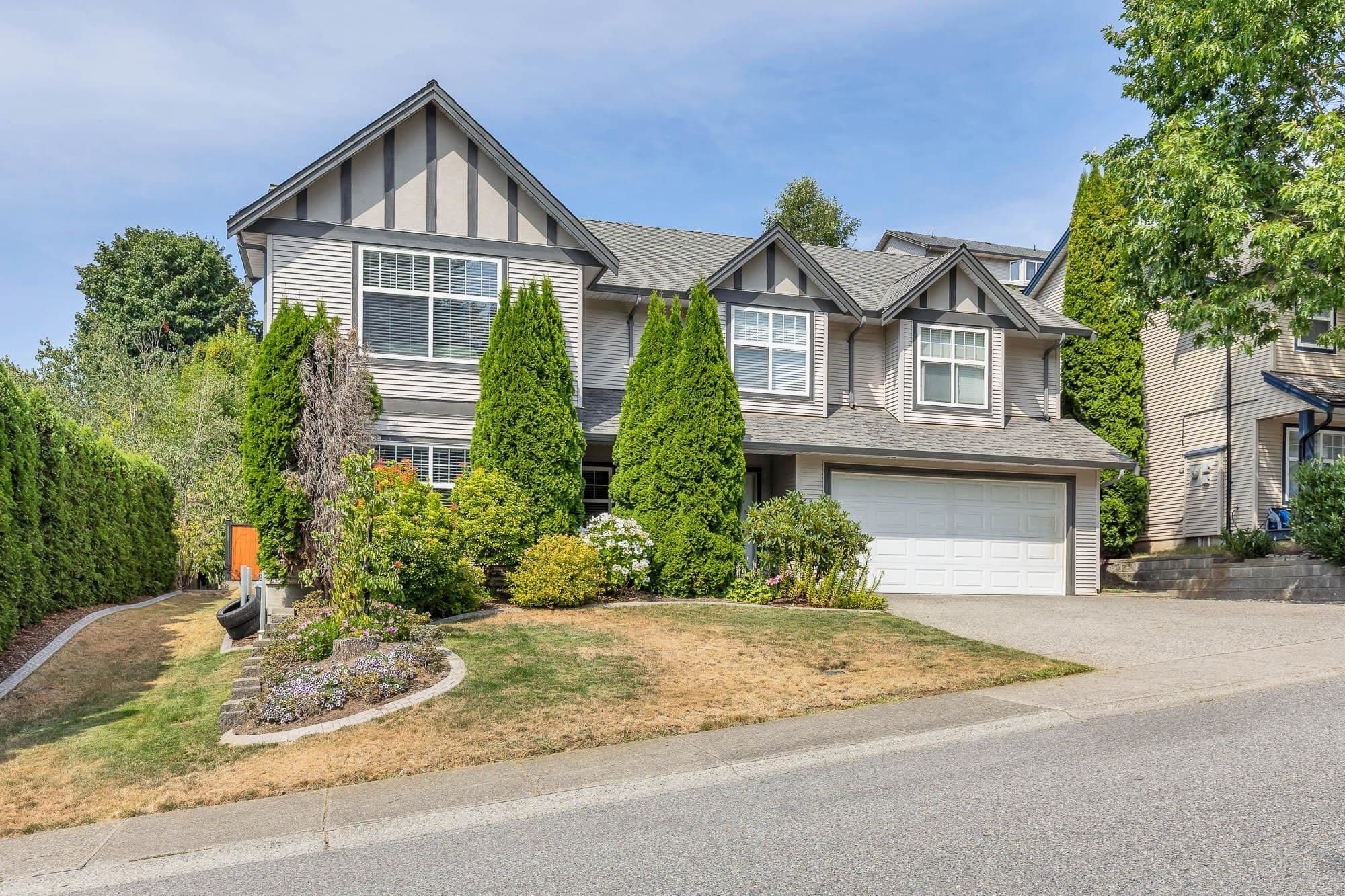 35479 Tweedsmuir Drive, Abbotsford, V3G 2X8 — photo 3
