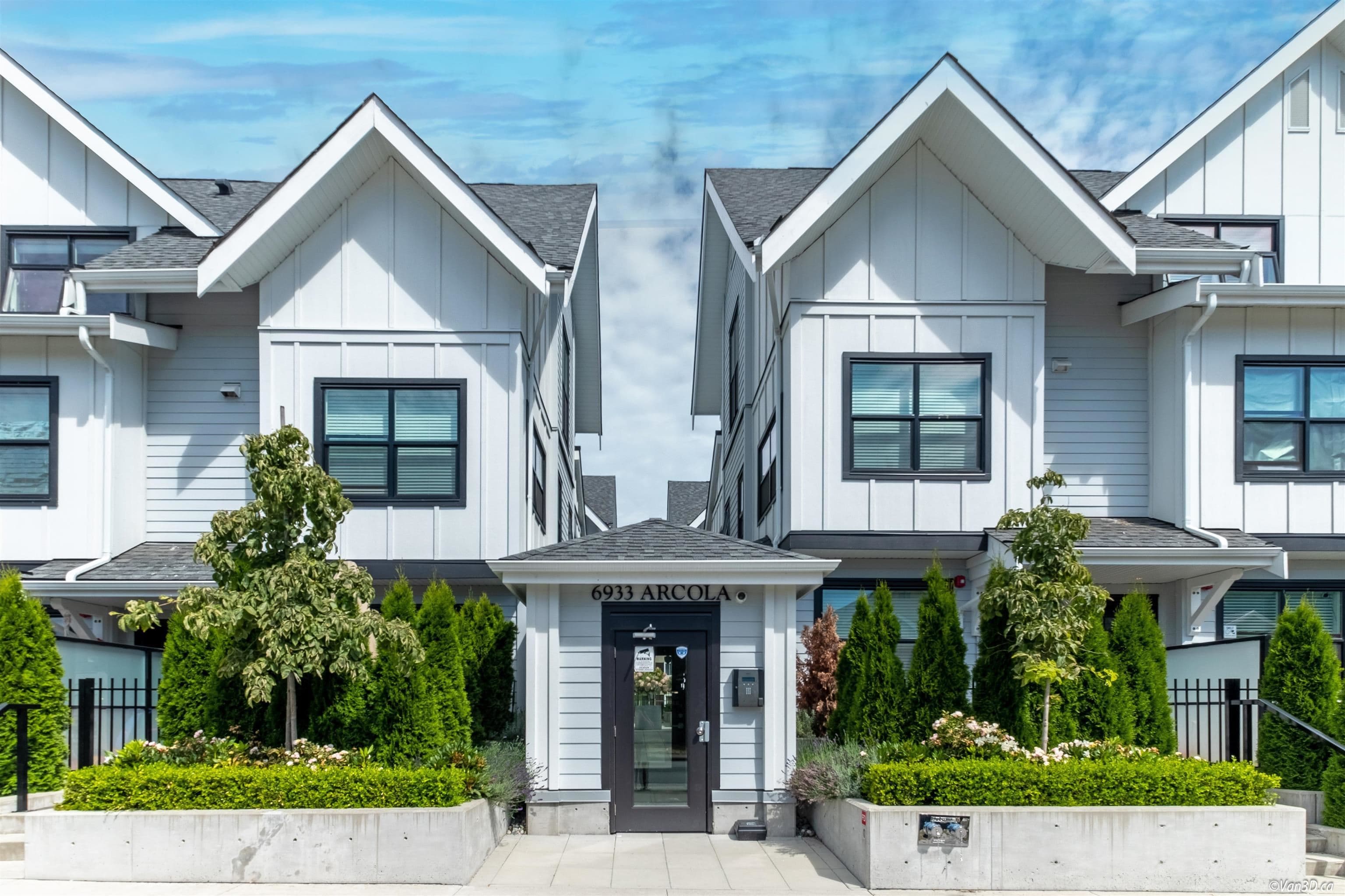 302 - 6933 Arcola Street, Burnaby
