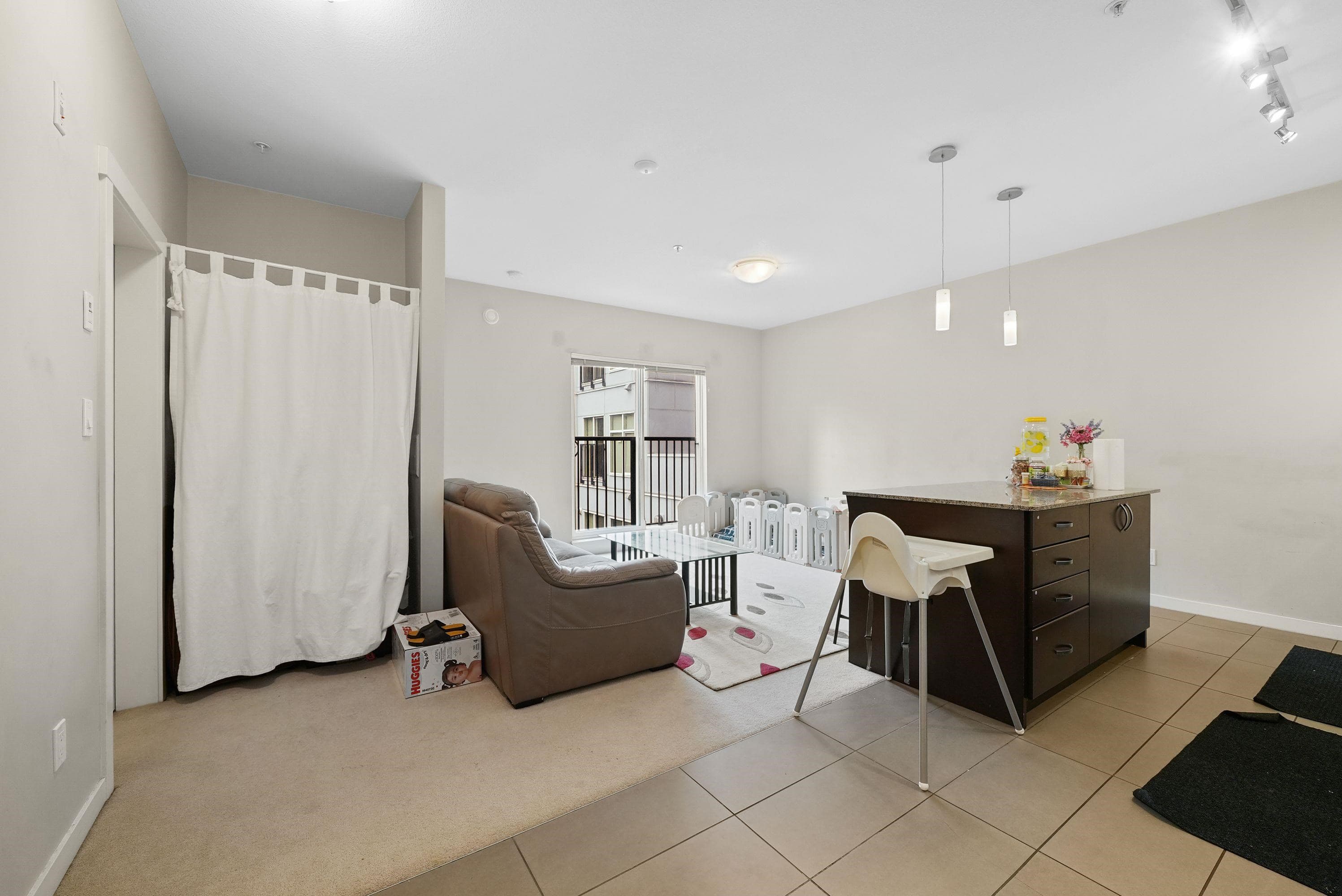 210 - 13728 108 Avenue, Surrey, V3T 0G2 — photo 3