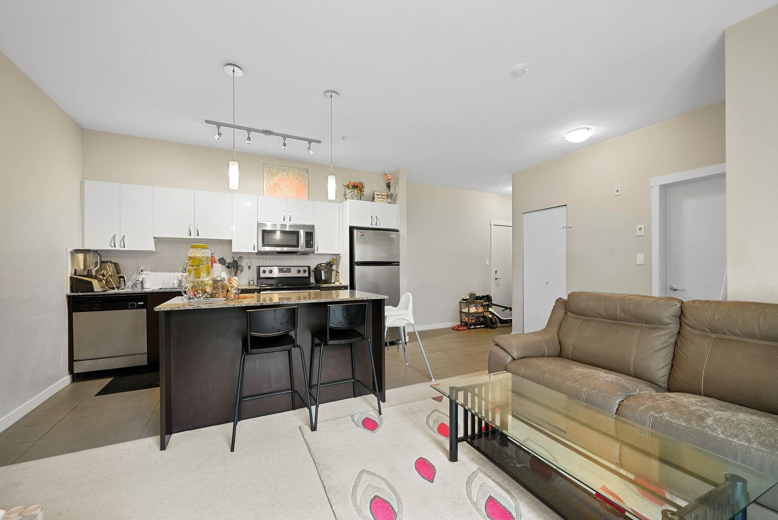 210 - 13728 108 Avenue, Surrey, V3T 0G2 — photo 5
