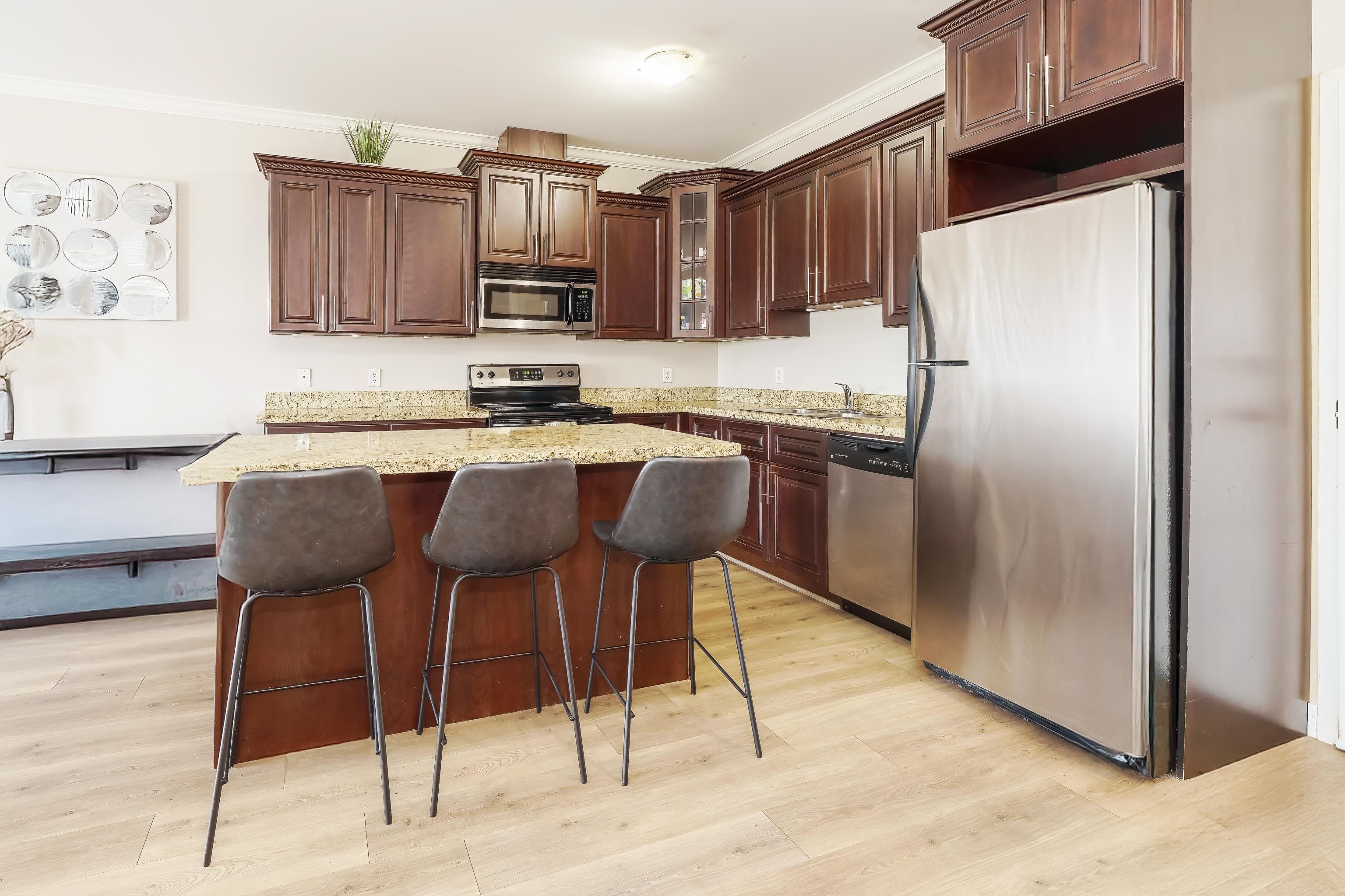 401 - 22363 Selkirk Avenue, Maple Ridge, V2X 2X6 — photo 3