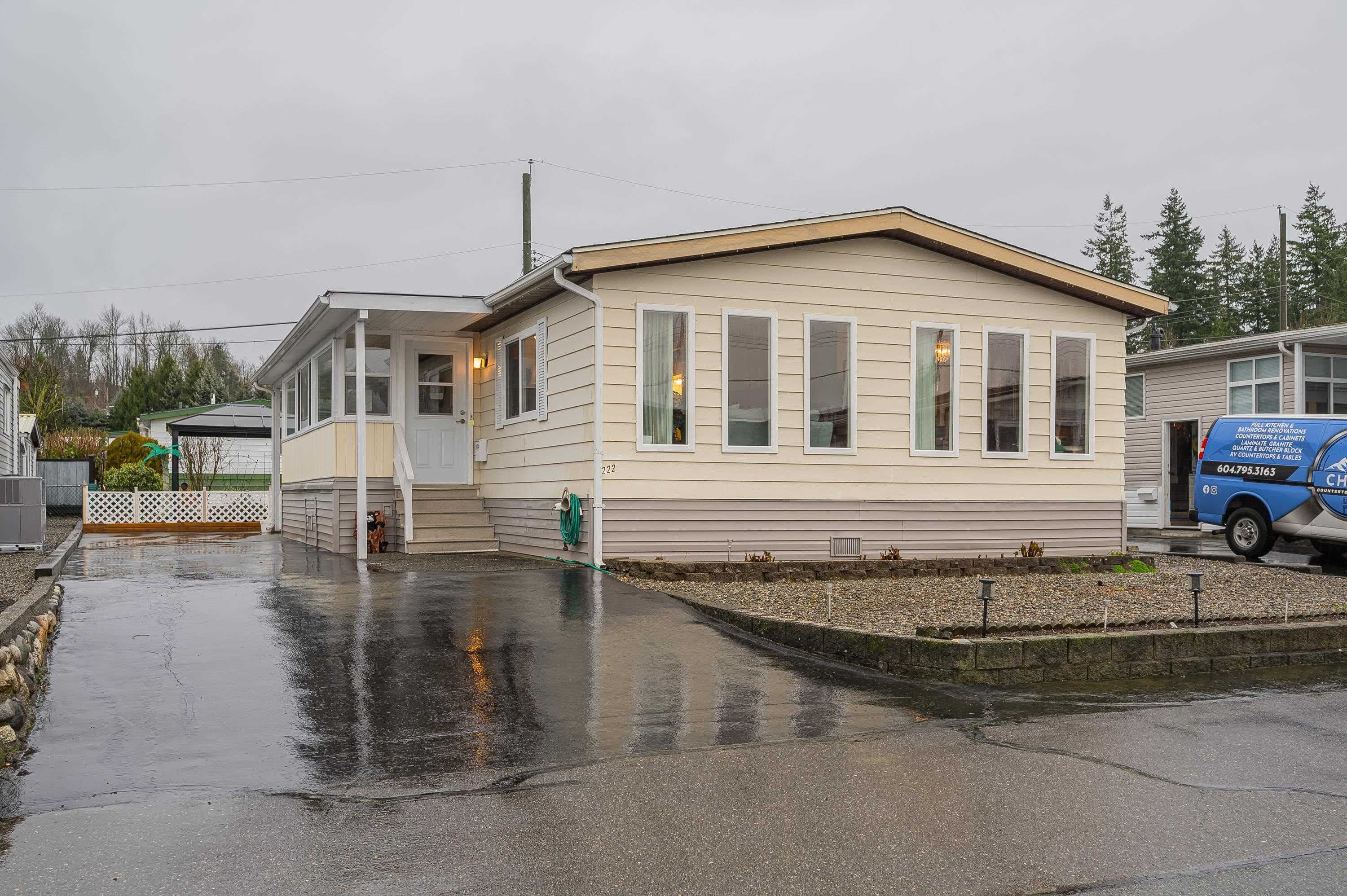 222 - 27111 0 Avenue, Langley