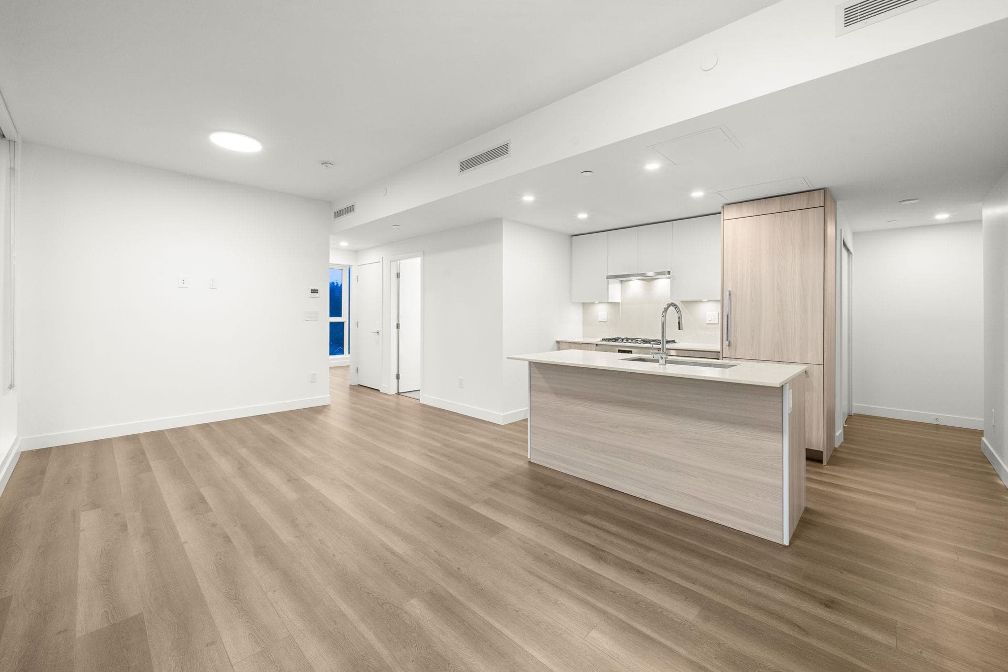 1106 - 901 Lougheed Highway, Coquitlam