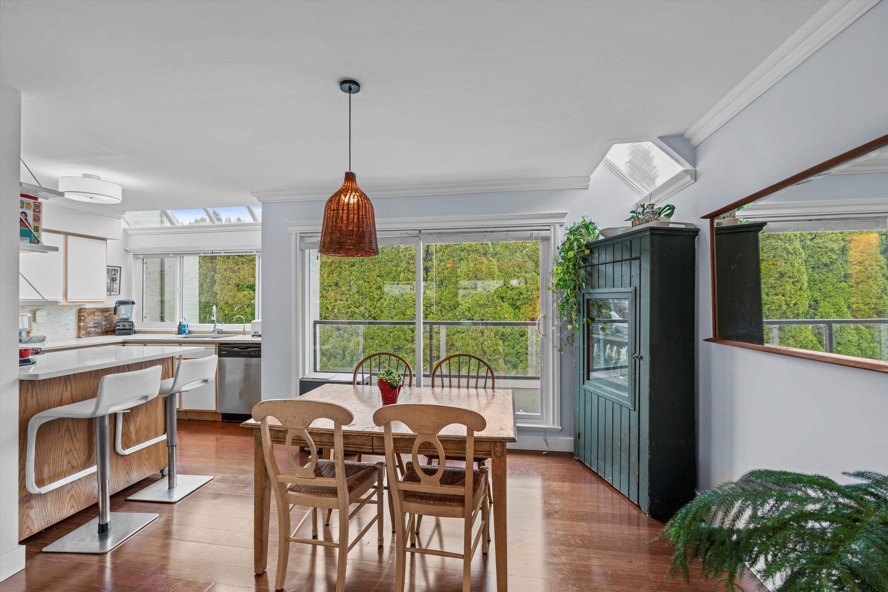 2 - 410 Mahon Avenue, North Vancouver, V7M 2R5 — photo 1