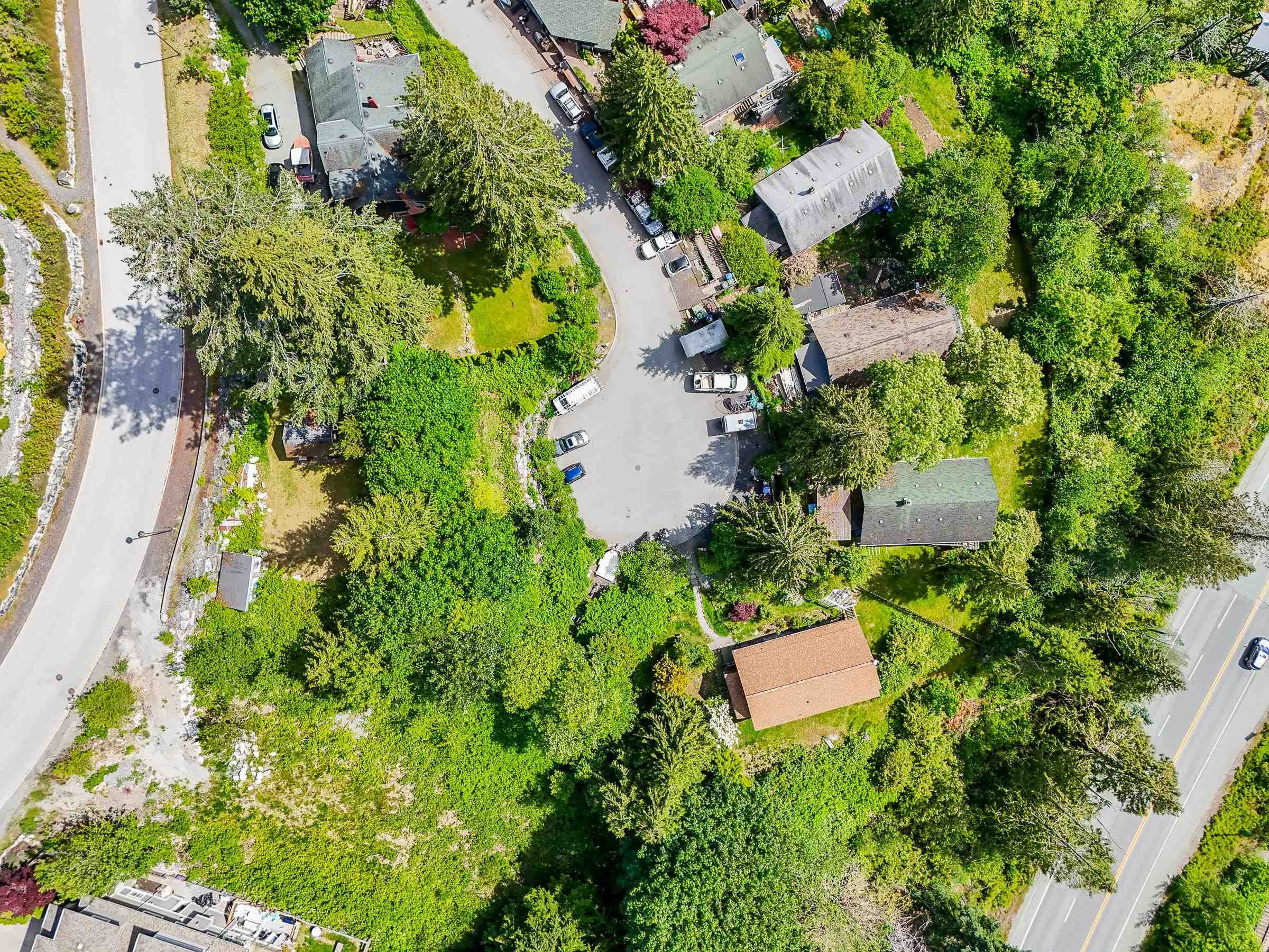 690 Shaughnessy Place, Squamish, V8B 1J1 — photo 5