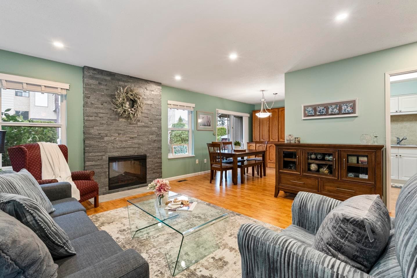 4 - 32925 George Ferguson Way, Abbotsford, V2S 6Z9 — photo 3