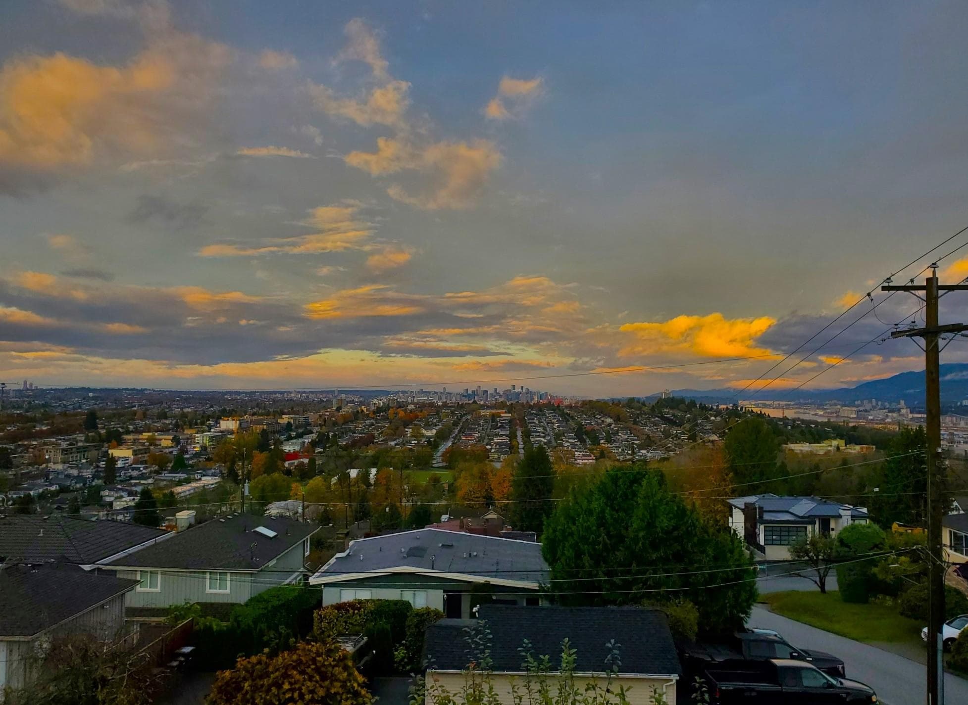 11 Hythe Avenue, Burnaby, V5B 3H6 — photo 3