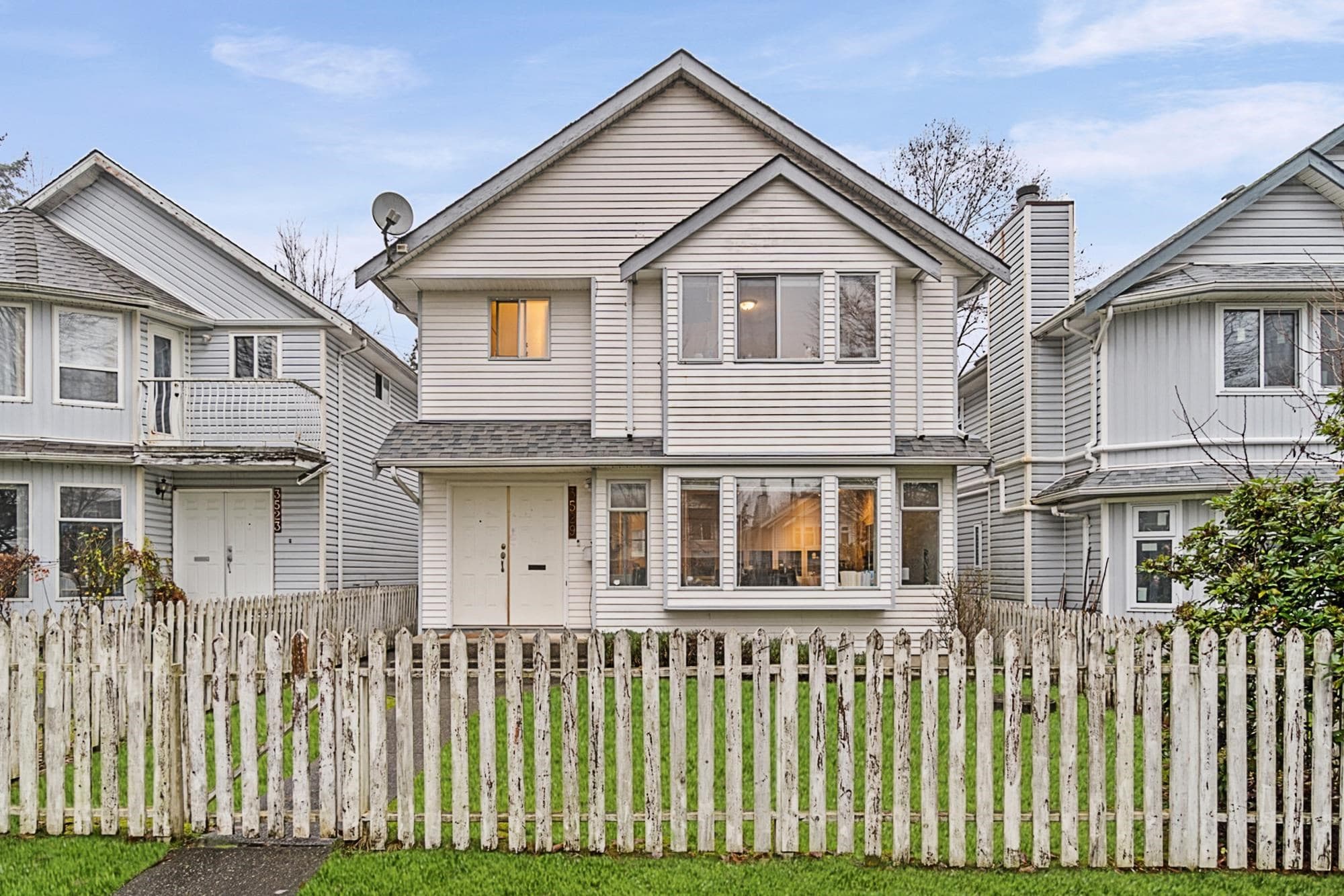 3529 Napier Street, Vancouver