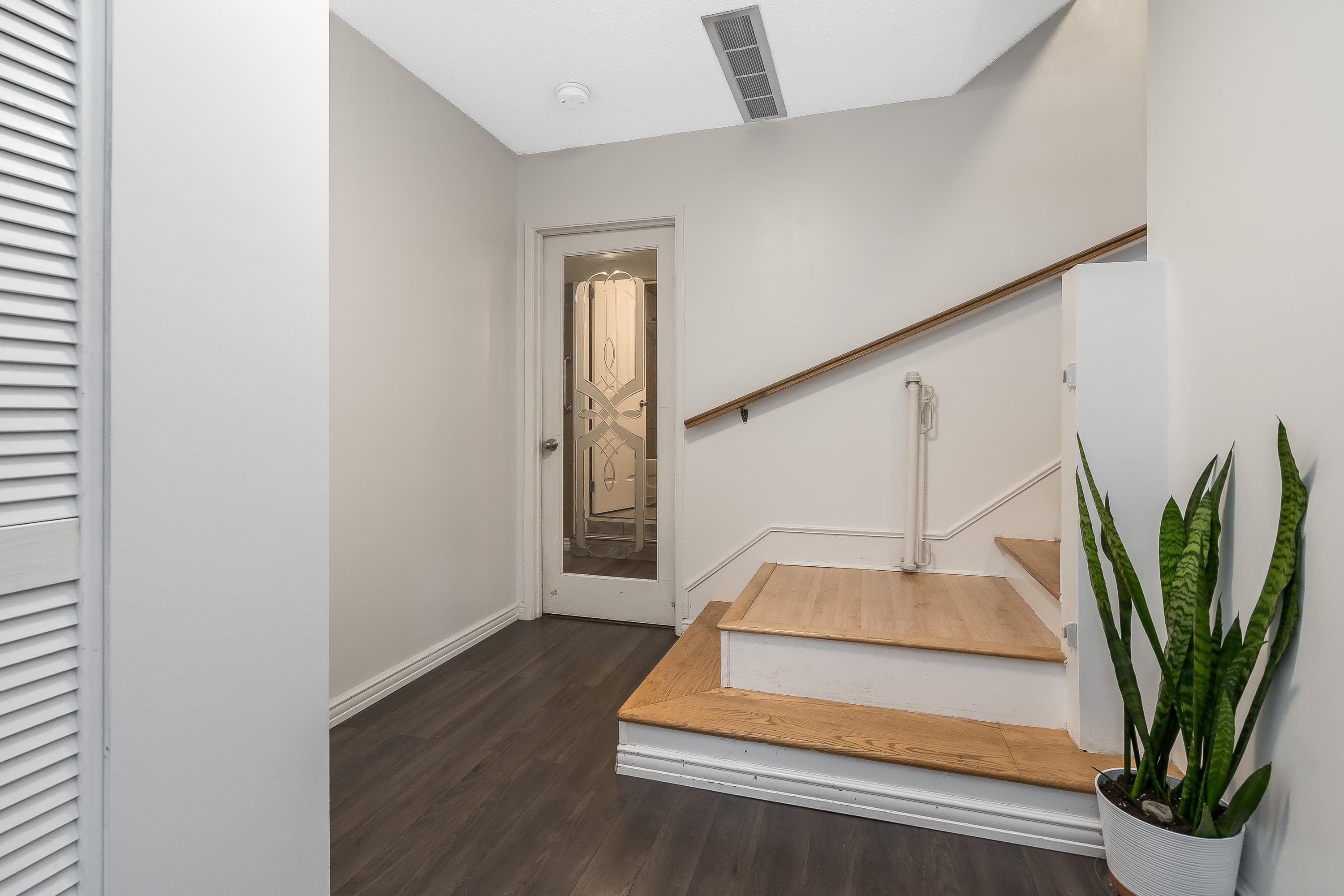 13288 64a Avenue, Surrey, V3W 7H9 — photo 4