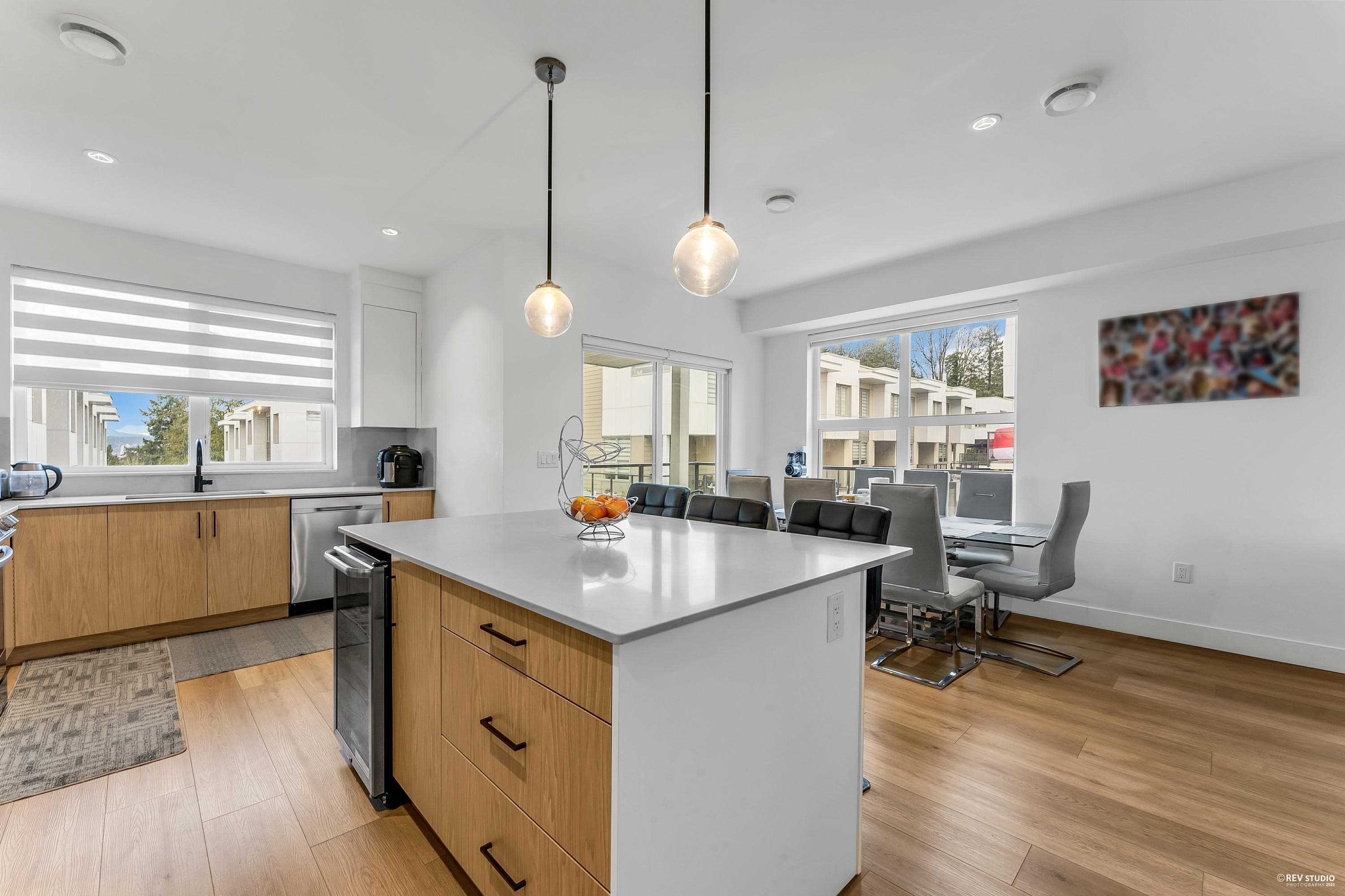 1 - 12585 104a Avenue, Surrey, V3V 0G7 — photo 2