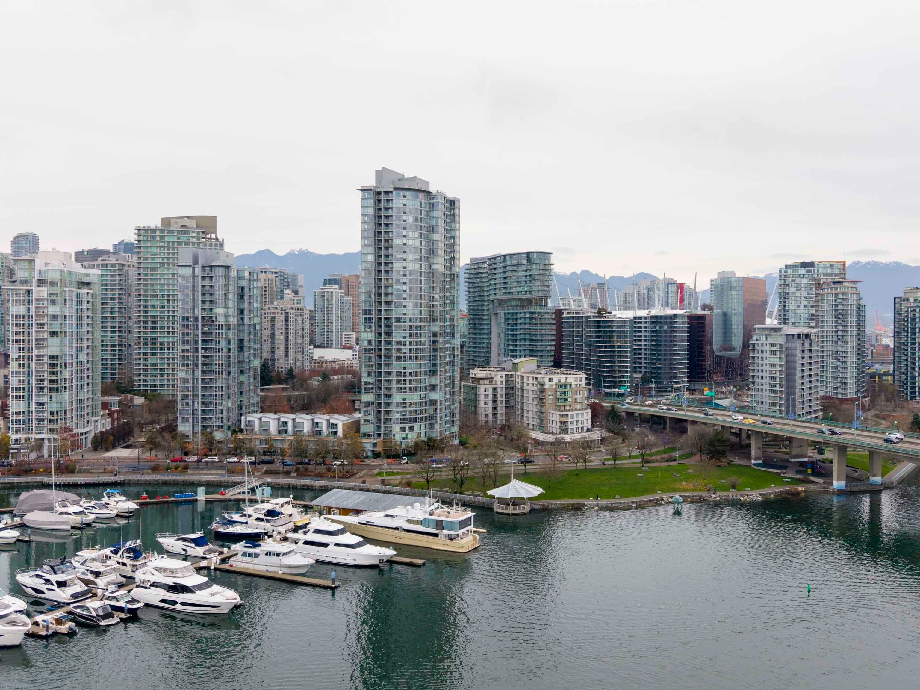 3805 - 1033 Marinaside Crescent, Vancouver