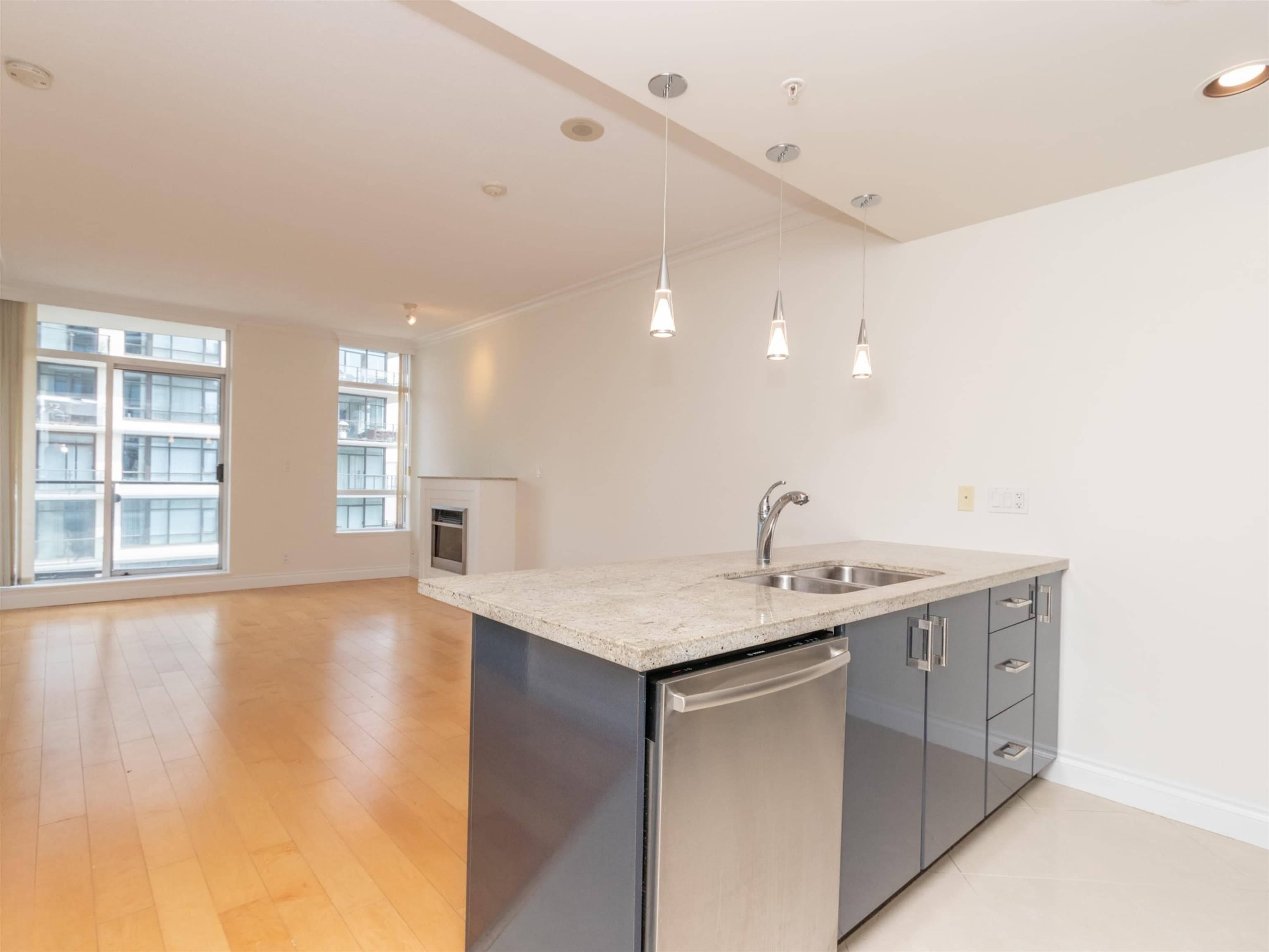803 - 162 Victory Ship Way, North Vancouver, V7L 0B4 — photo 4