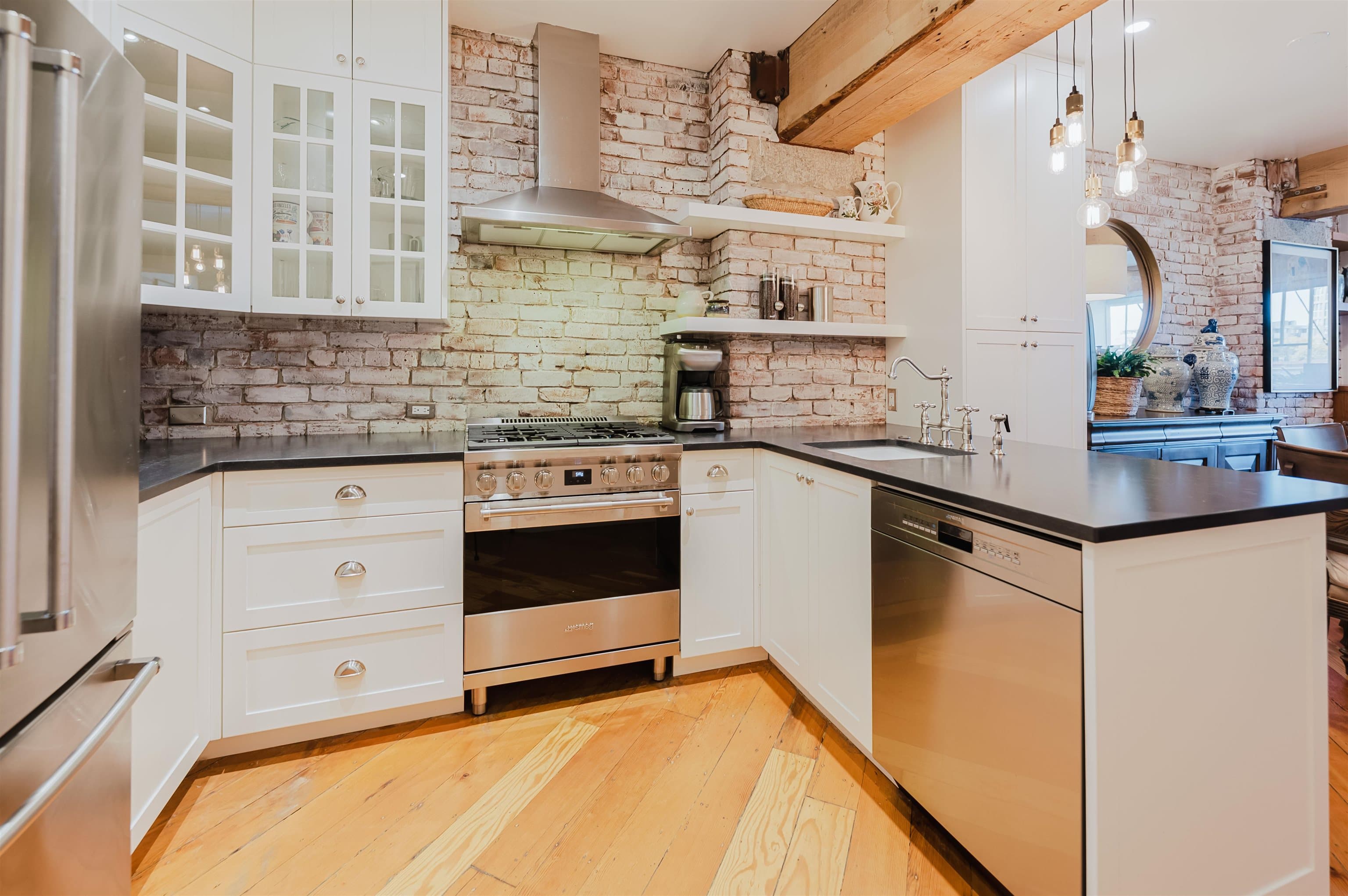 210 - 1178 Hamilton Street, Vancouver, V6B 2S2 — photo 1