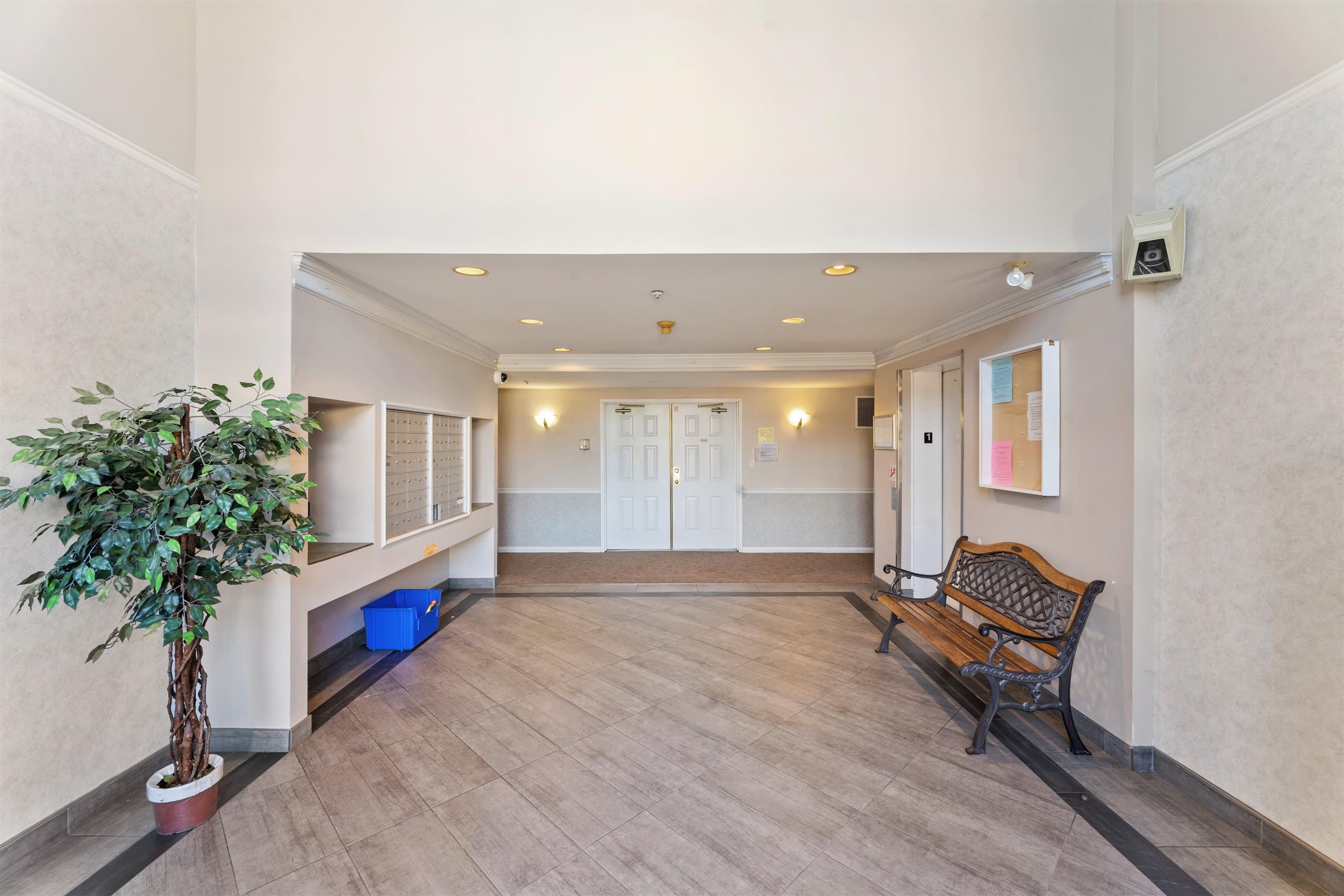 406 - 12155 75a Avenue, Surrey, V3W 1B9 — photo 5