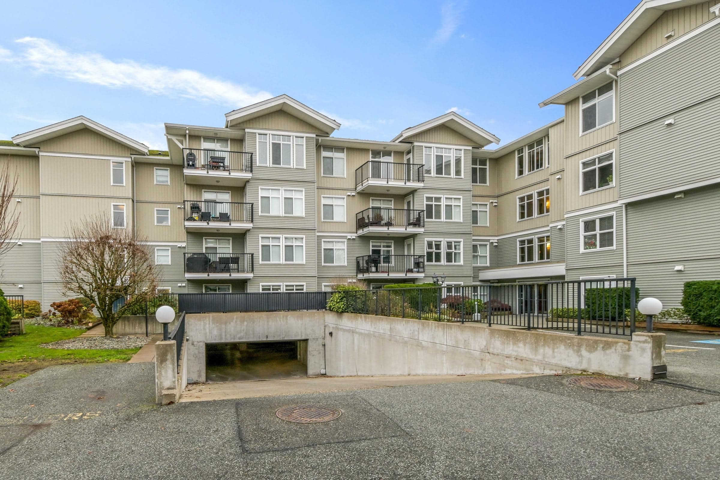310 - 33255 Old Yale Road, Abbotsford, V2S 8R2 — photo 1