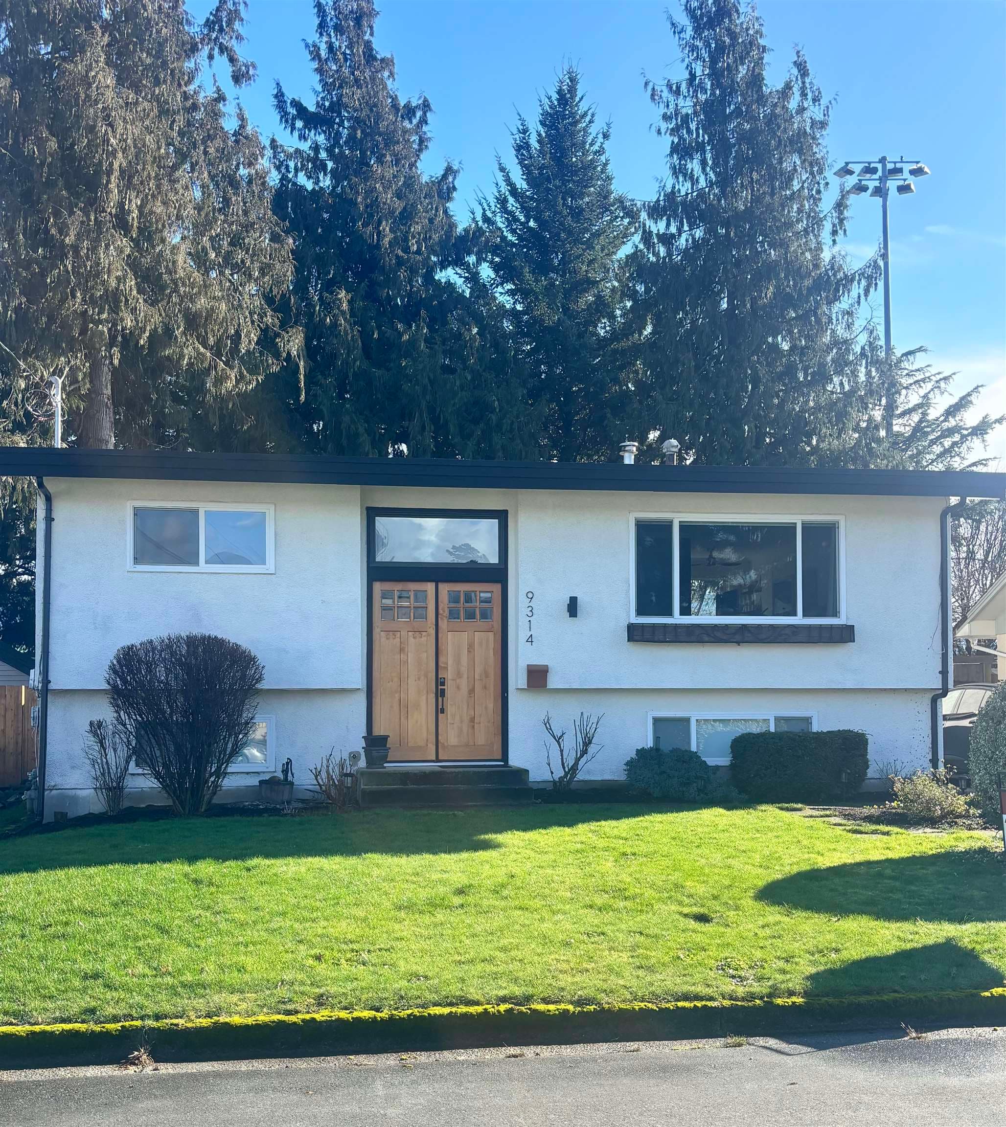 9314 Jackson Street, Chilliwack, V2P 3X1 — photo 1