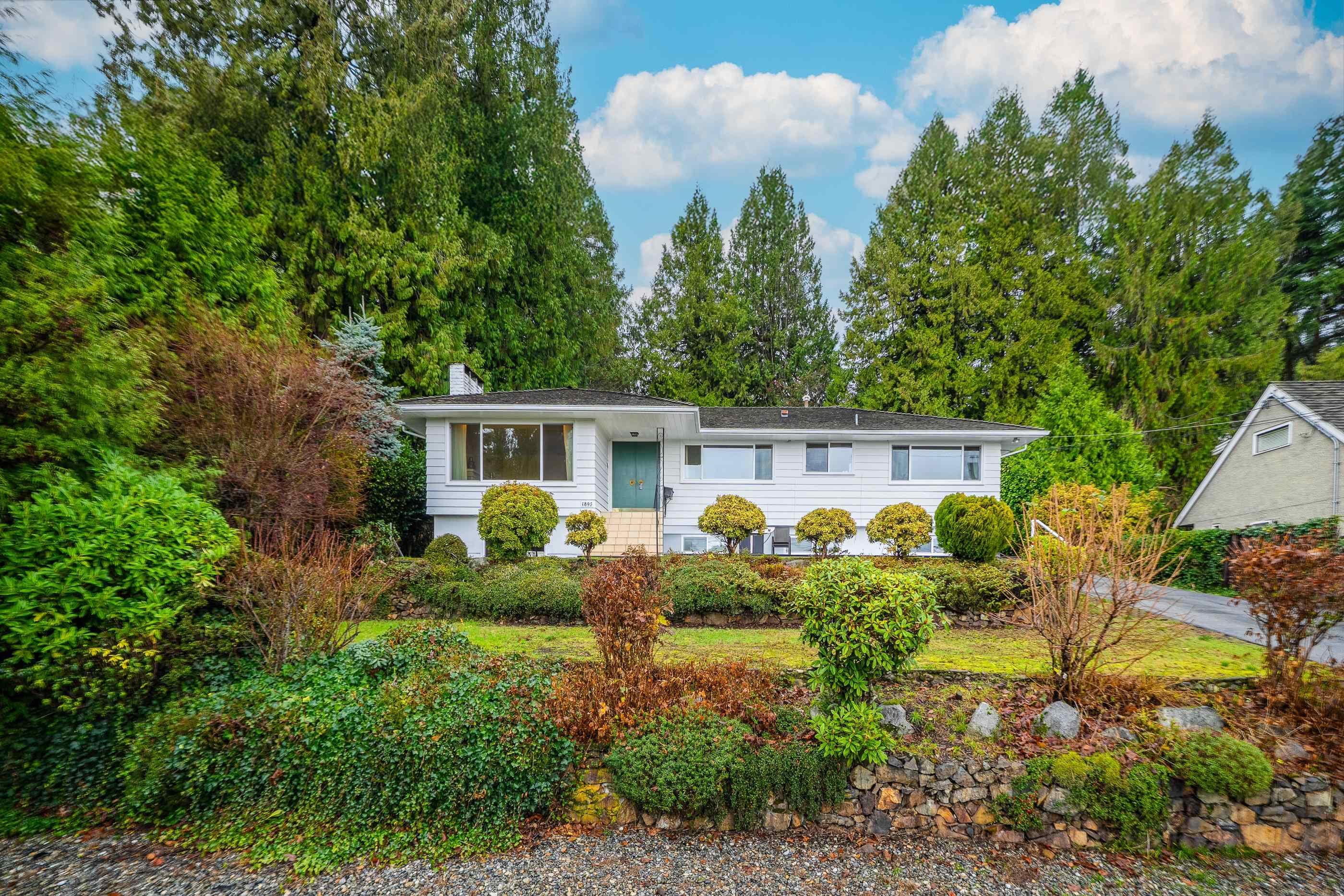 1895 Rosebery Avenue, West Vancouver, V7V 2Z5 — photo 2