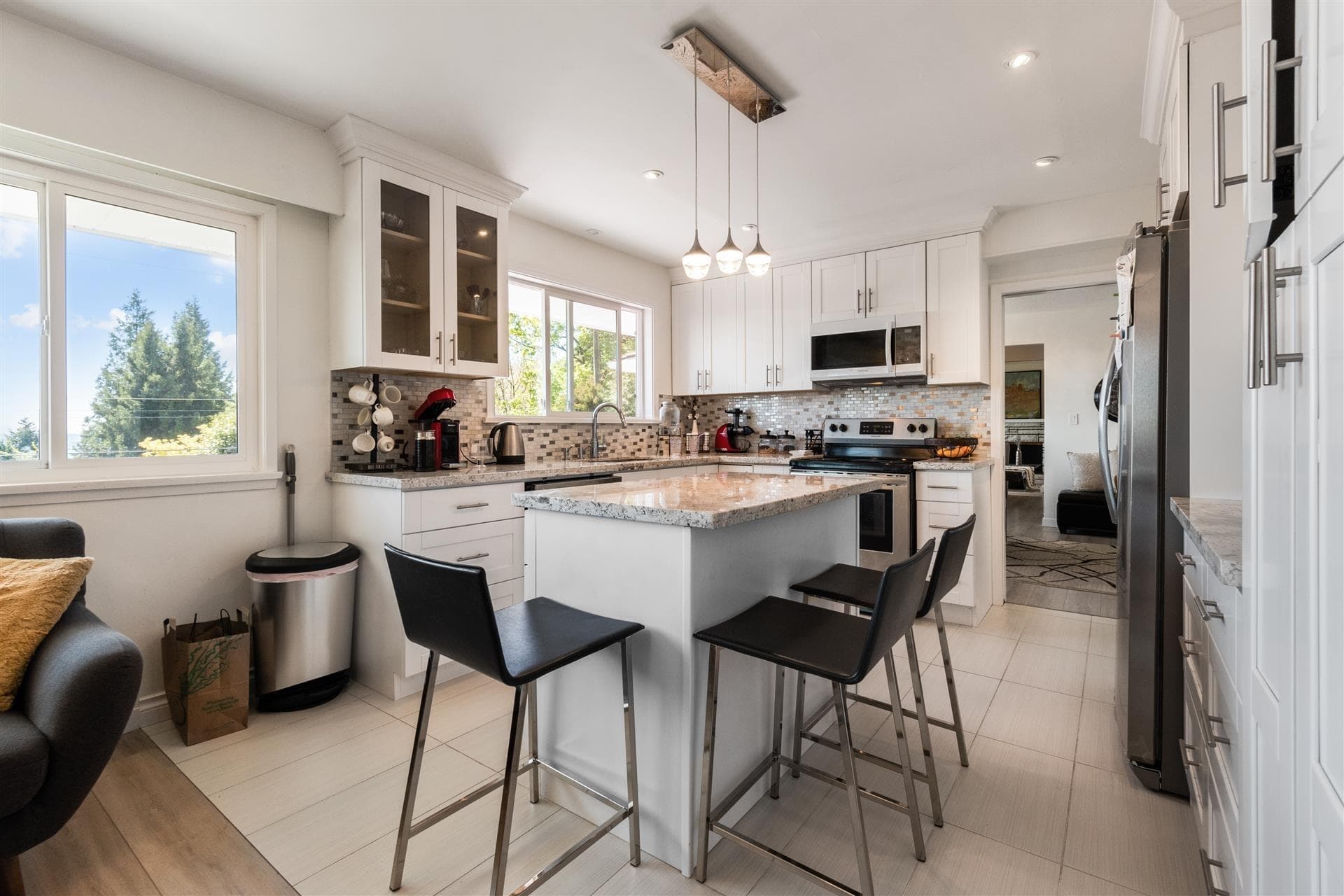 1895 Rosebery Avenue, West Vancouver, V7V 2Z5 — photo 5