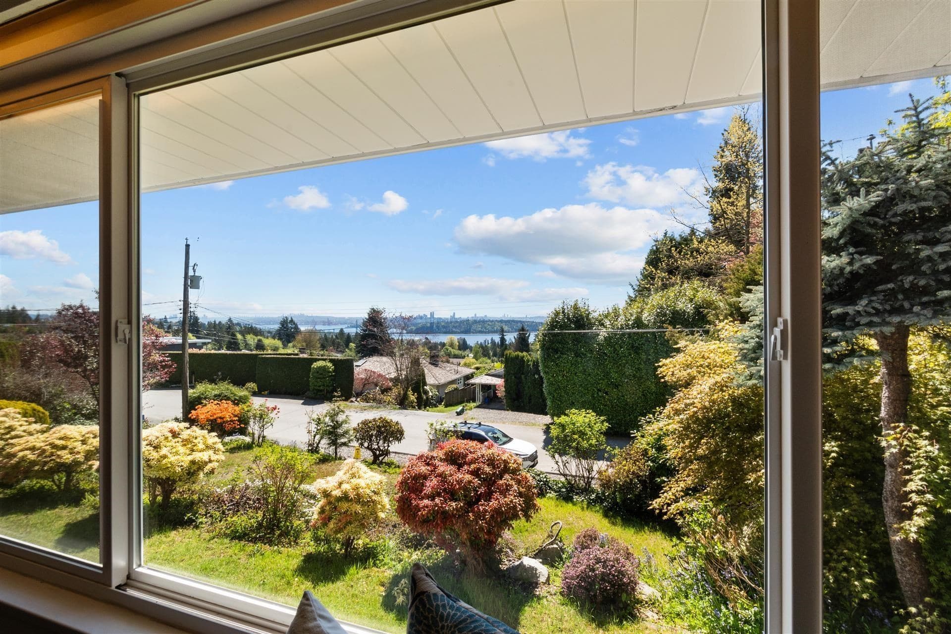 1895 Rosebery Avenue, West Vancouver, V7V 2Z5 — photo 3