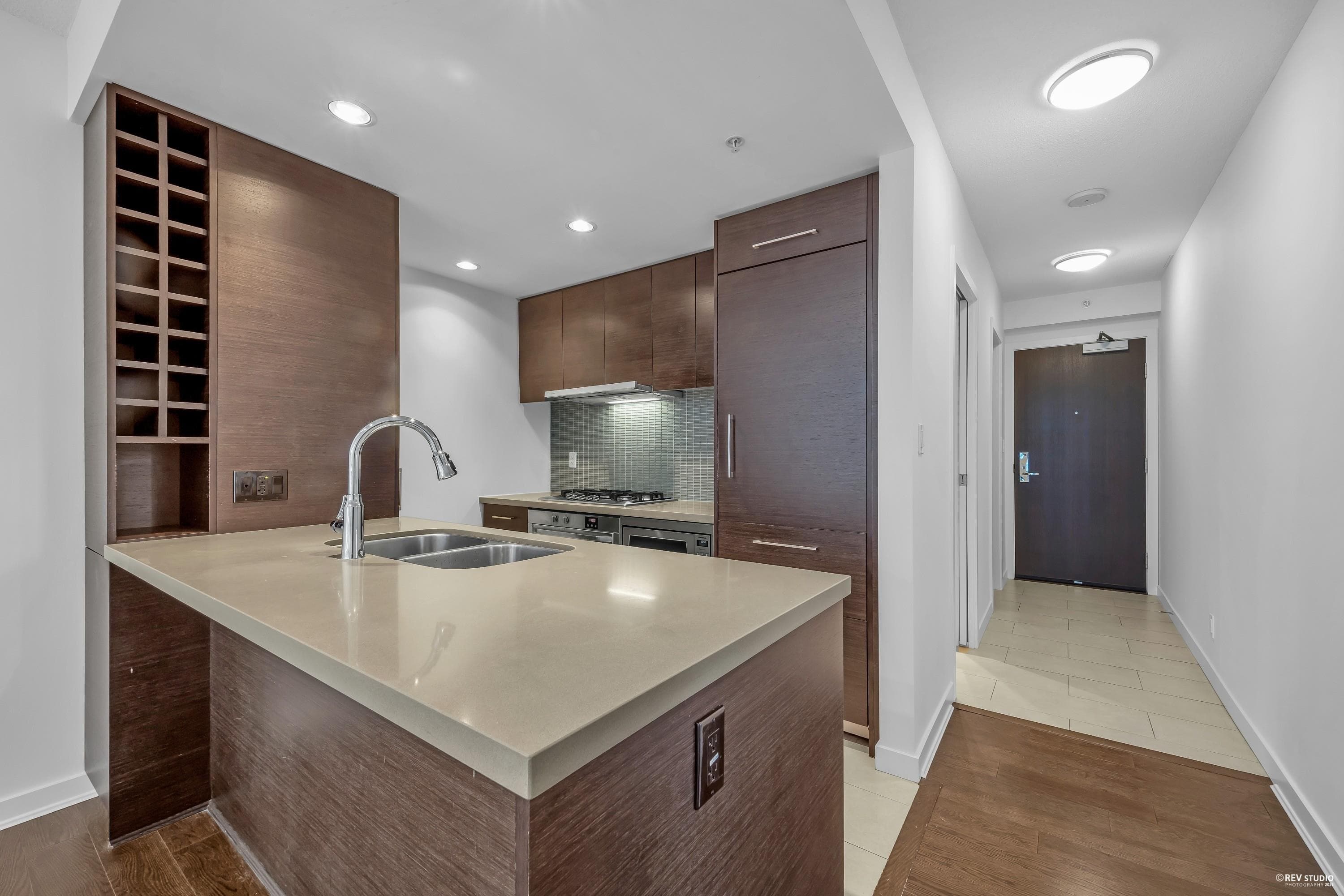 1002 - 833 Homer Street, Vancouver, V6B 0H4 — photo 2