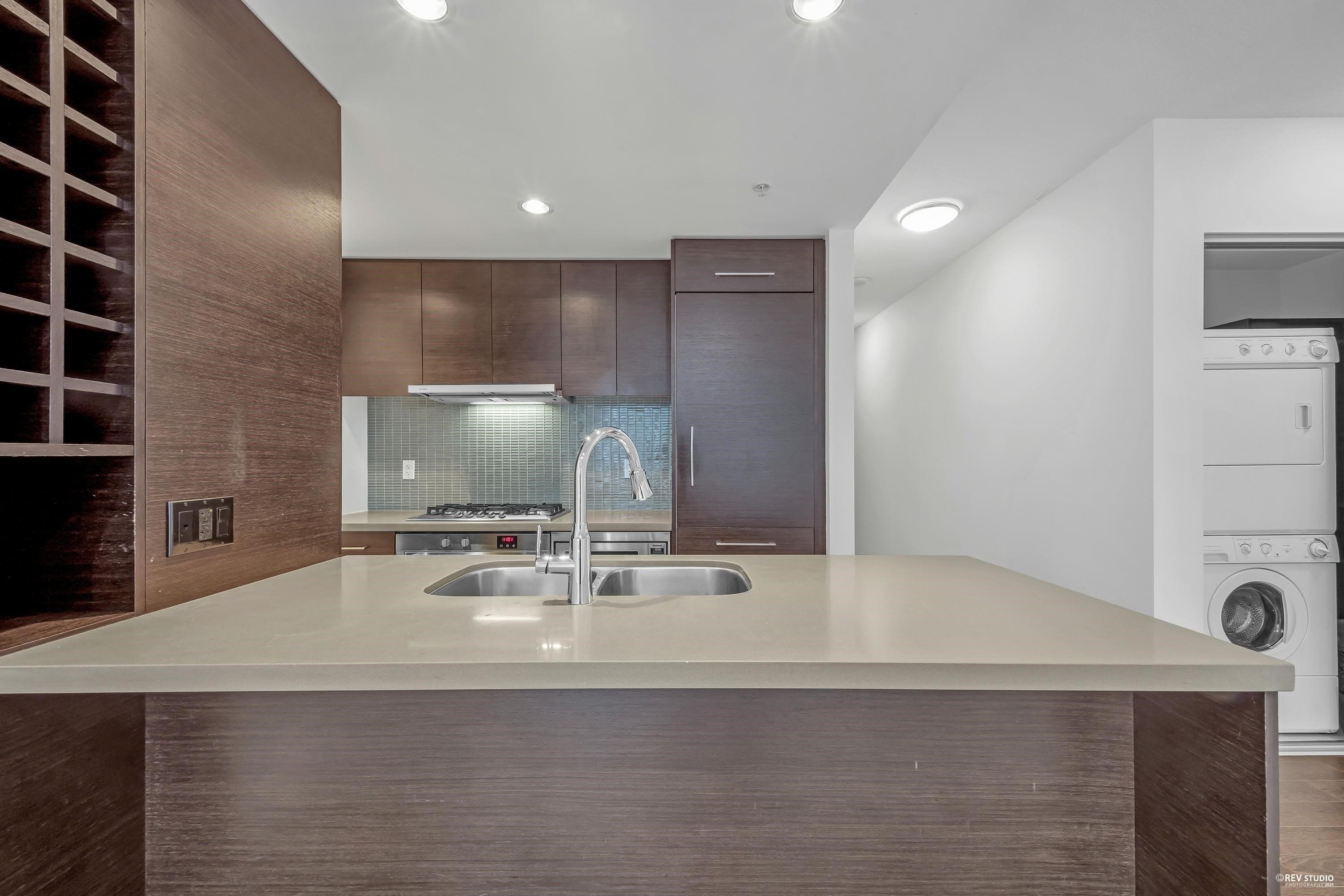 1002 - 833 Homer Street, Vancouver, V6B 0H4 — photo 3