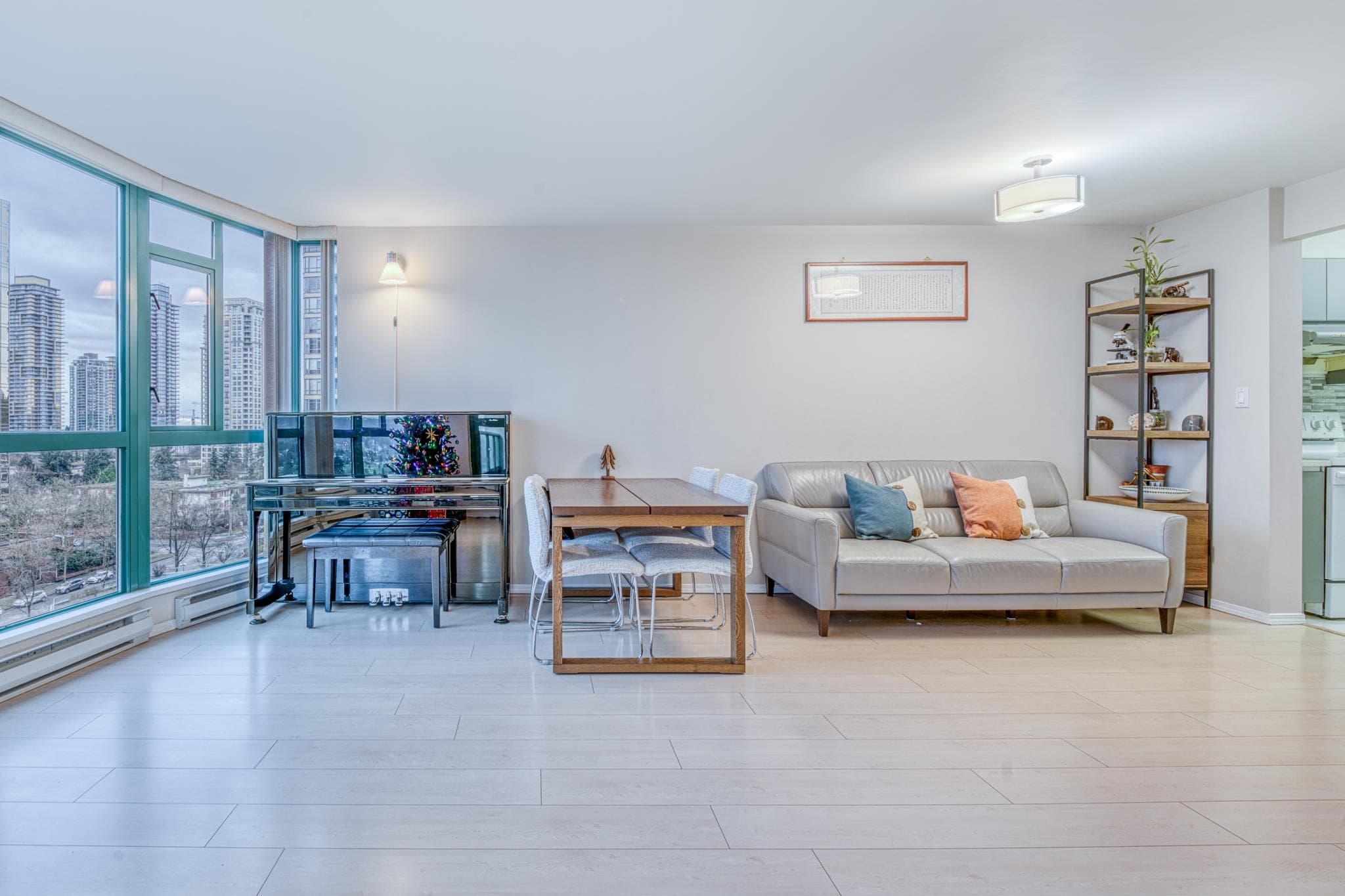 1102 - 5899 Wilson Avenue, Burnaby, V5H 4R9 — photo 5