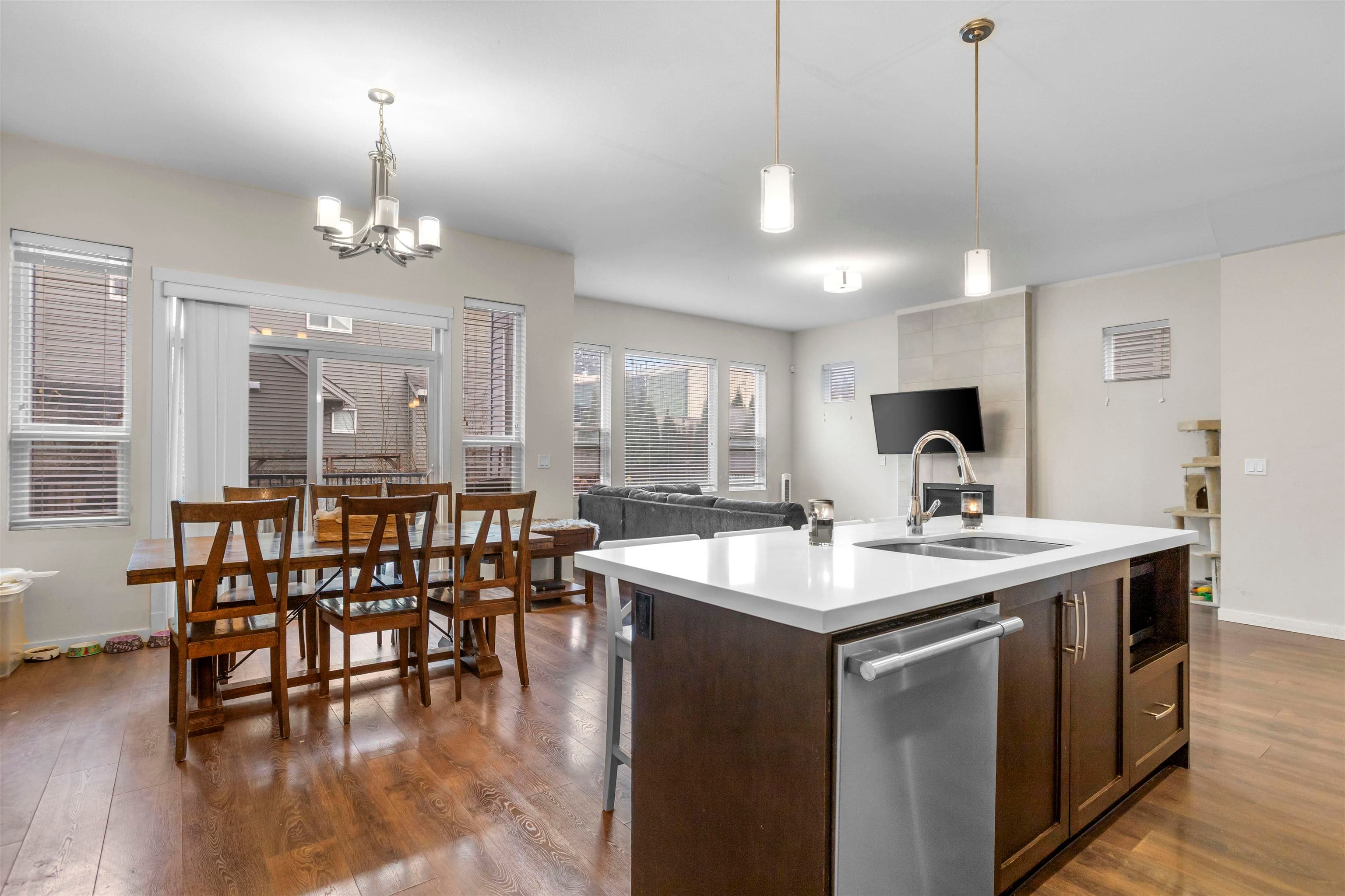 27557 27a Avenue, Langley, V4W 0C4 — photo 3