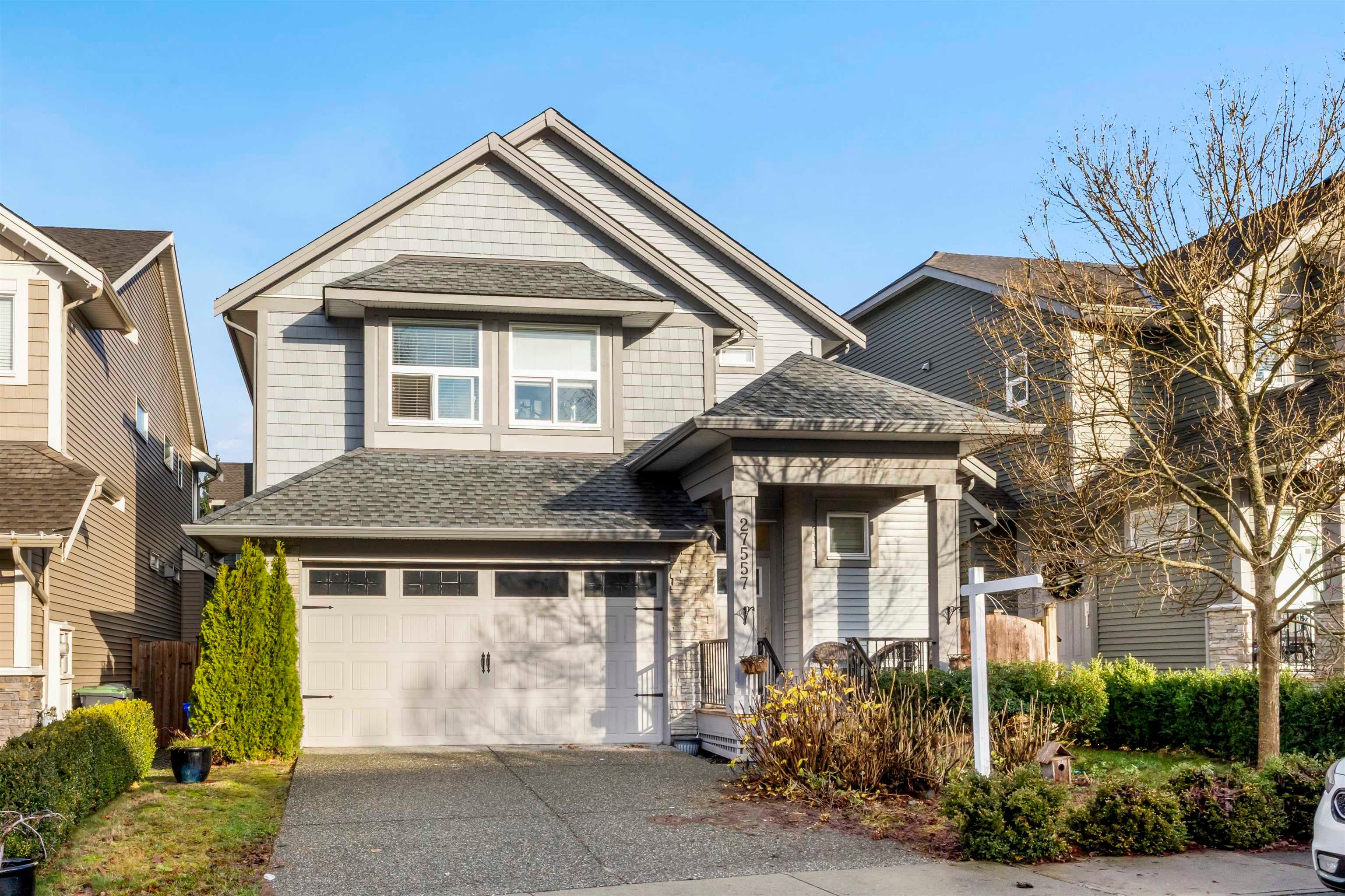 27557 27a Avenue, Langley, V4W 0C4 — photo 1