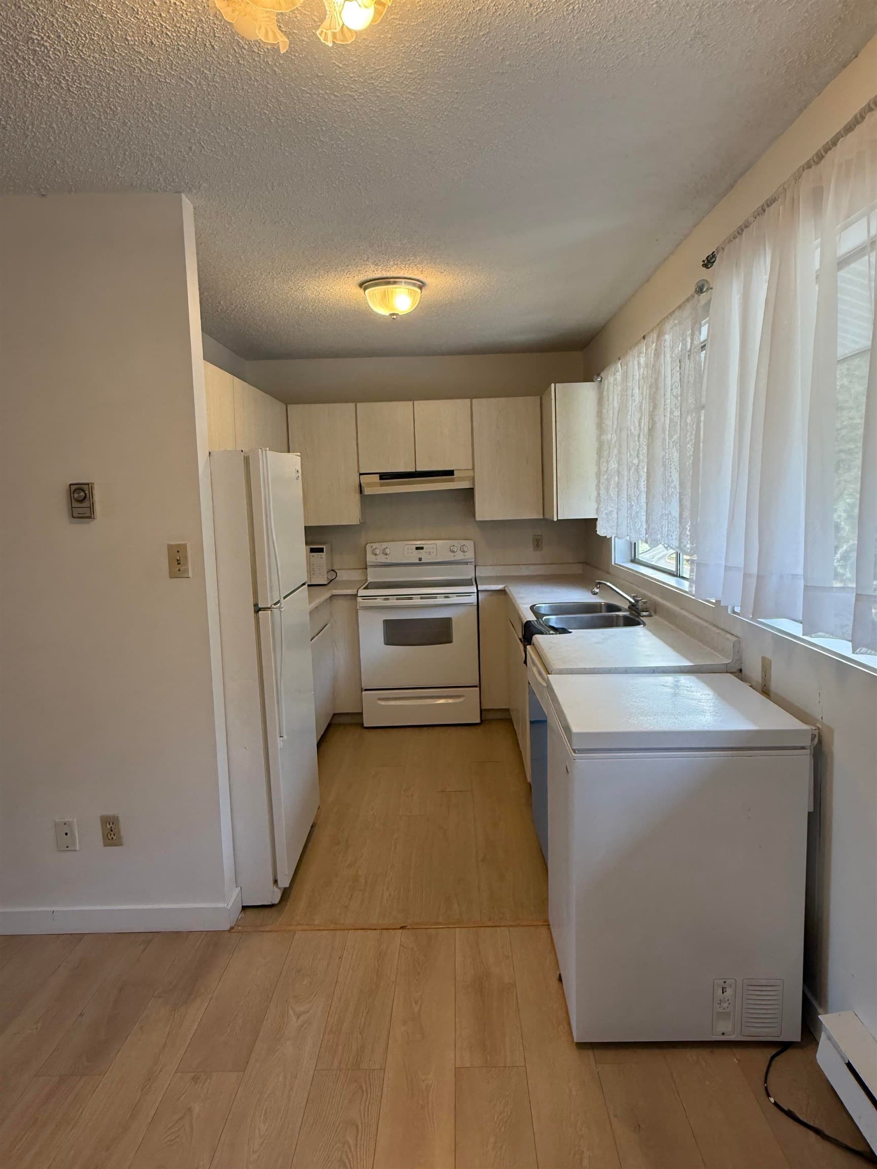 1924 Highview Place, Port Moody, V3H 1N5 — photo 4