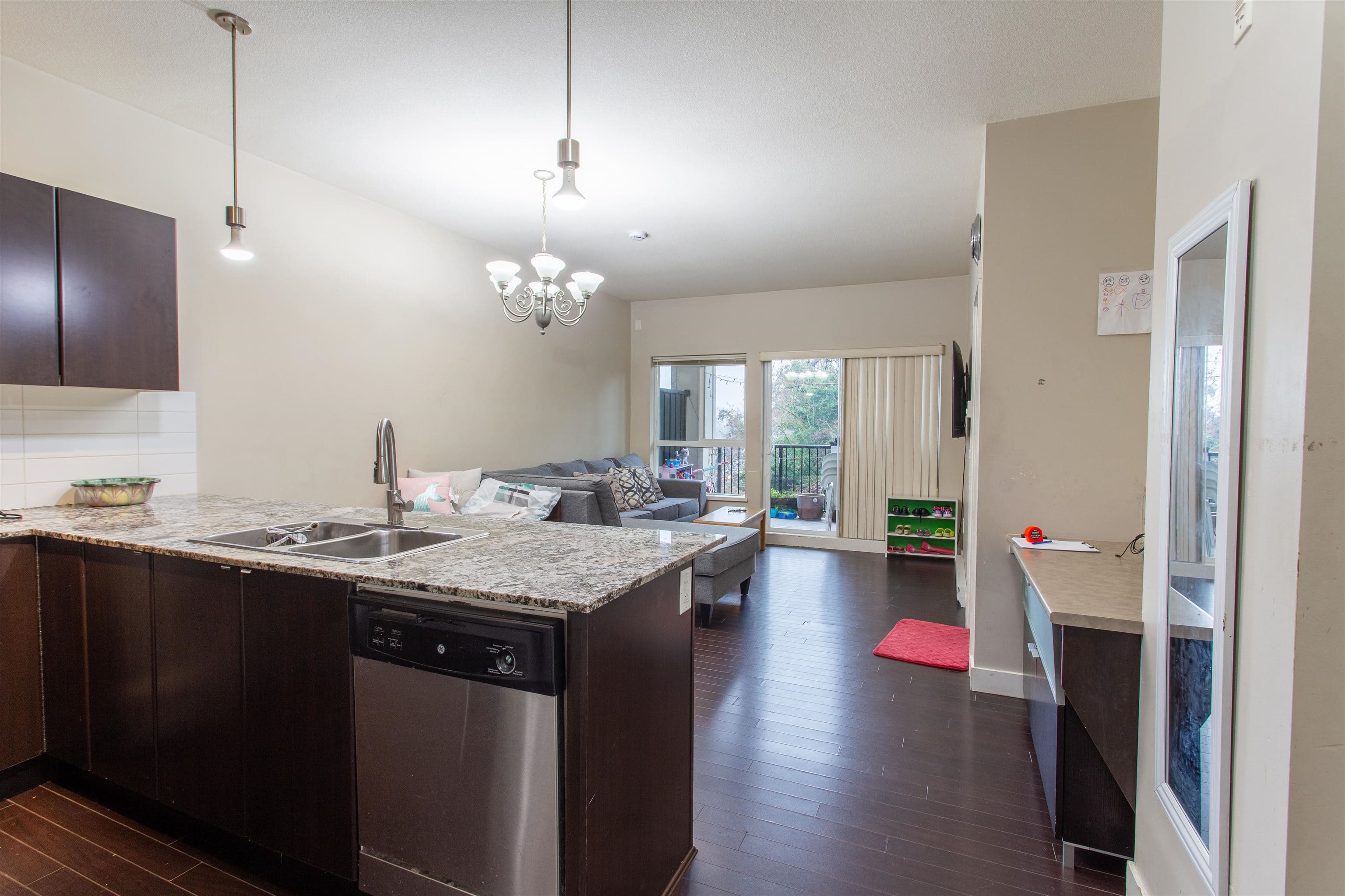 409 - 9655 King George Boulevard, Surrey, V3T 0C7 — photo 3