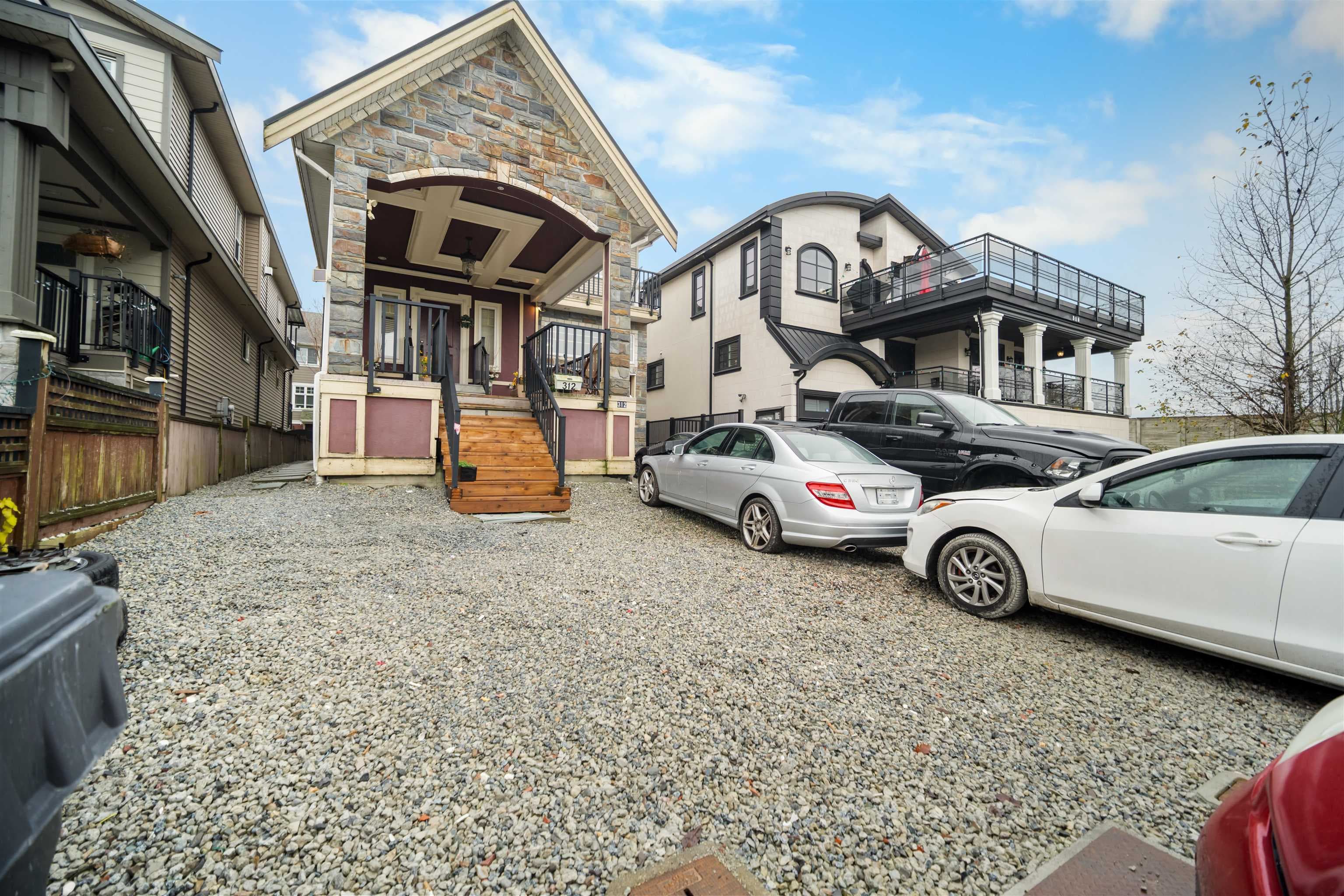 312 Jardine Street, New Westminster, V3M 5M5 — photo 2