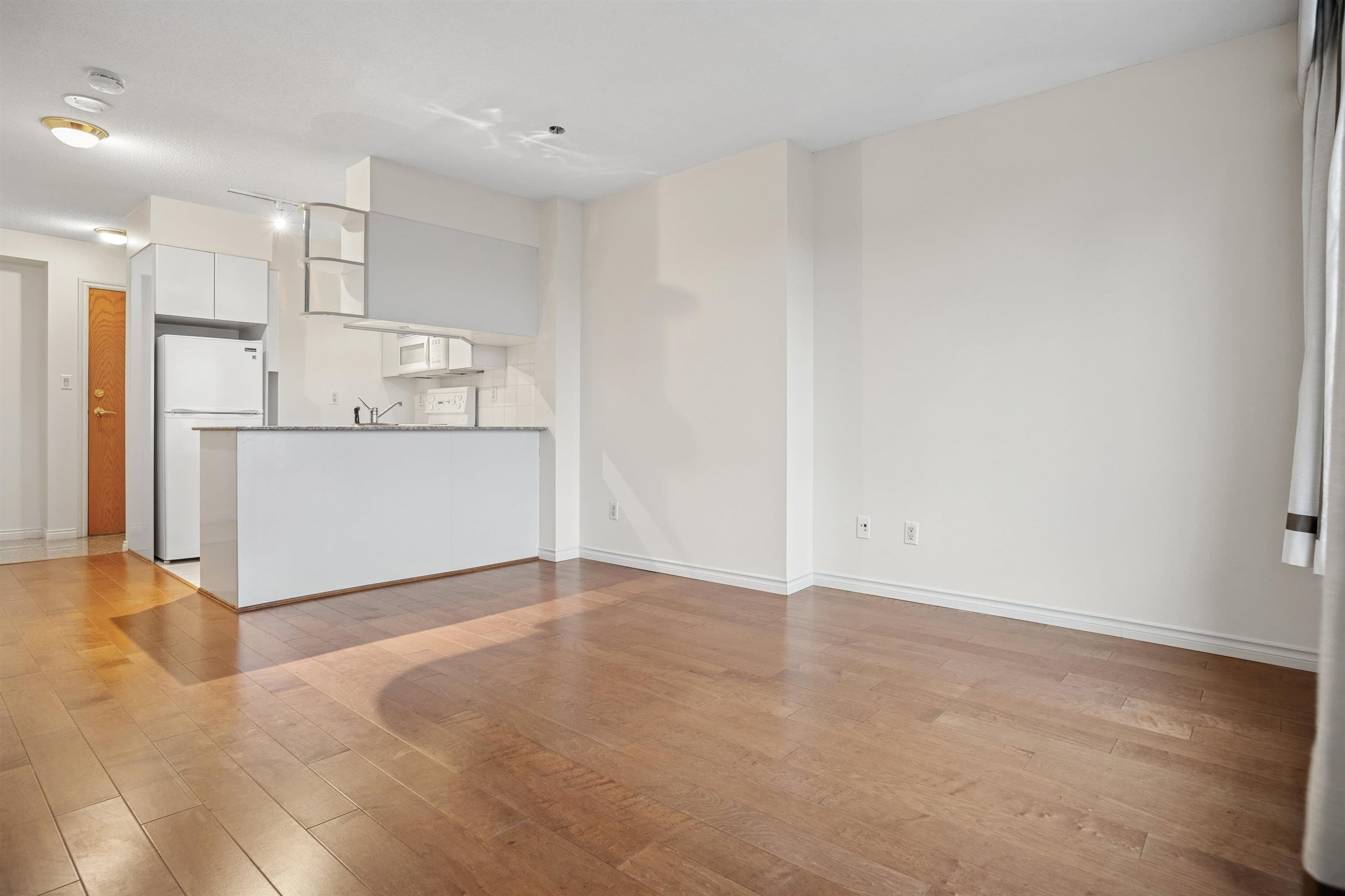 2409 - 1189 Howe Street, Vancouver, V6Z 2X4 — photo 4
