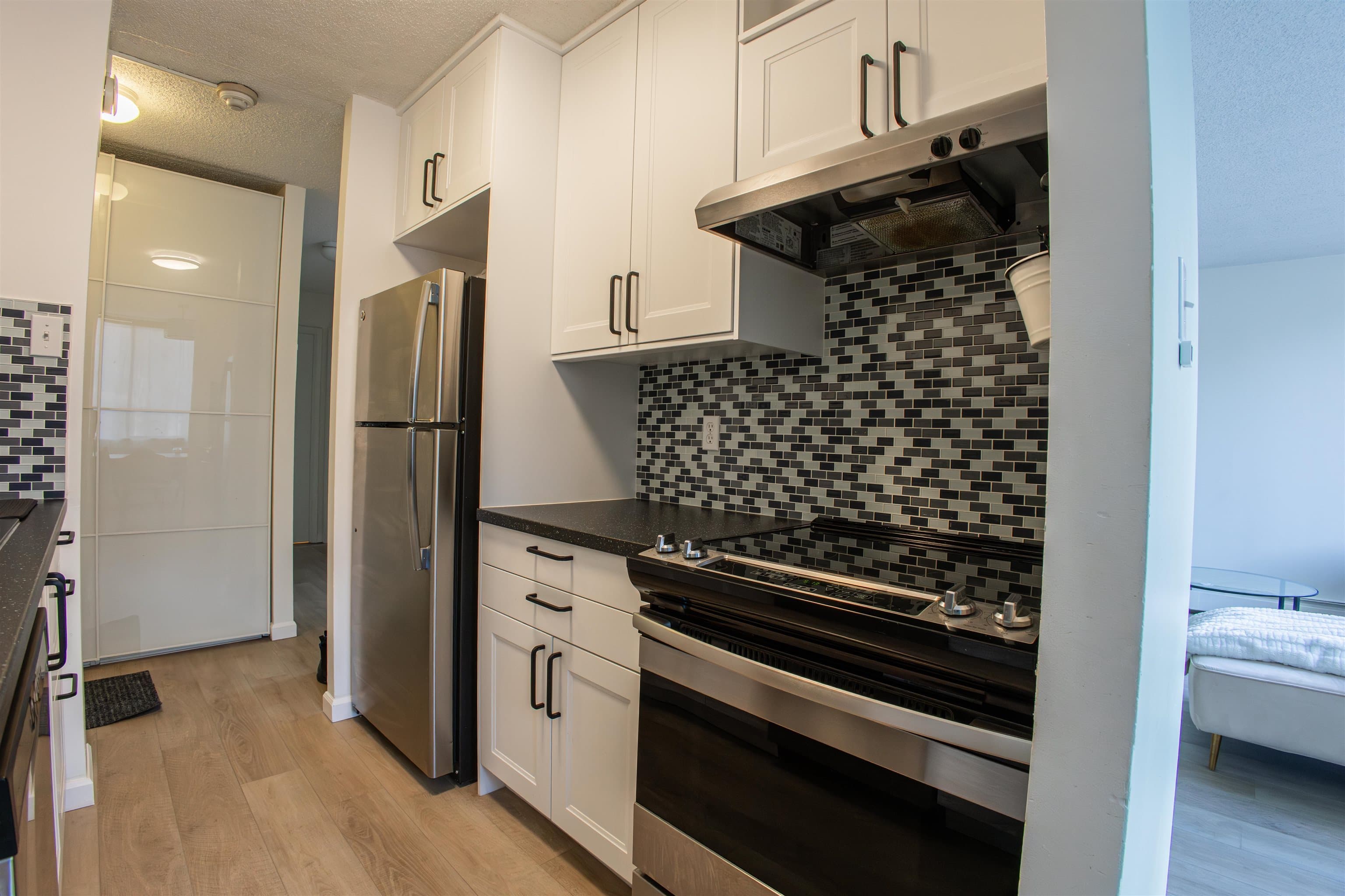 204 - 4200 Mayberry Street, Burnaby, V5H 4A7 — photo 5