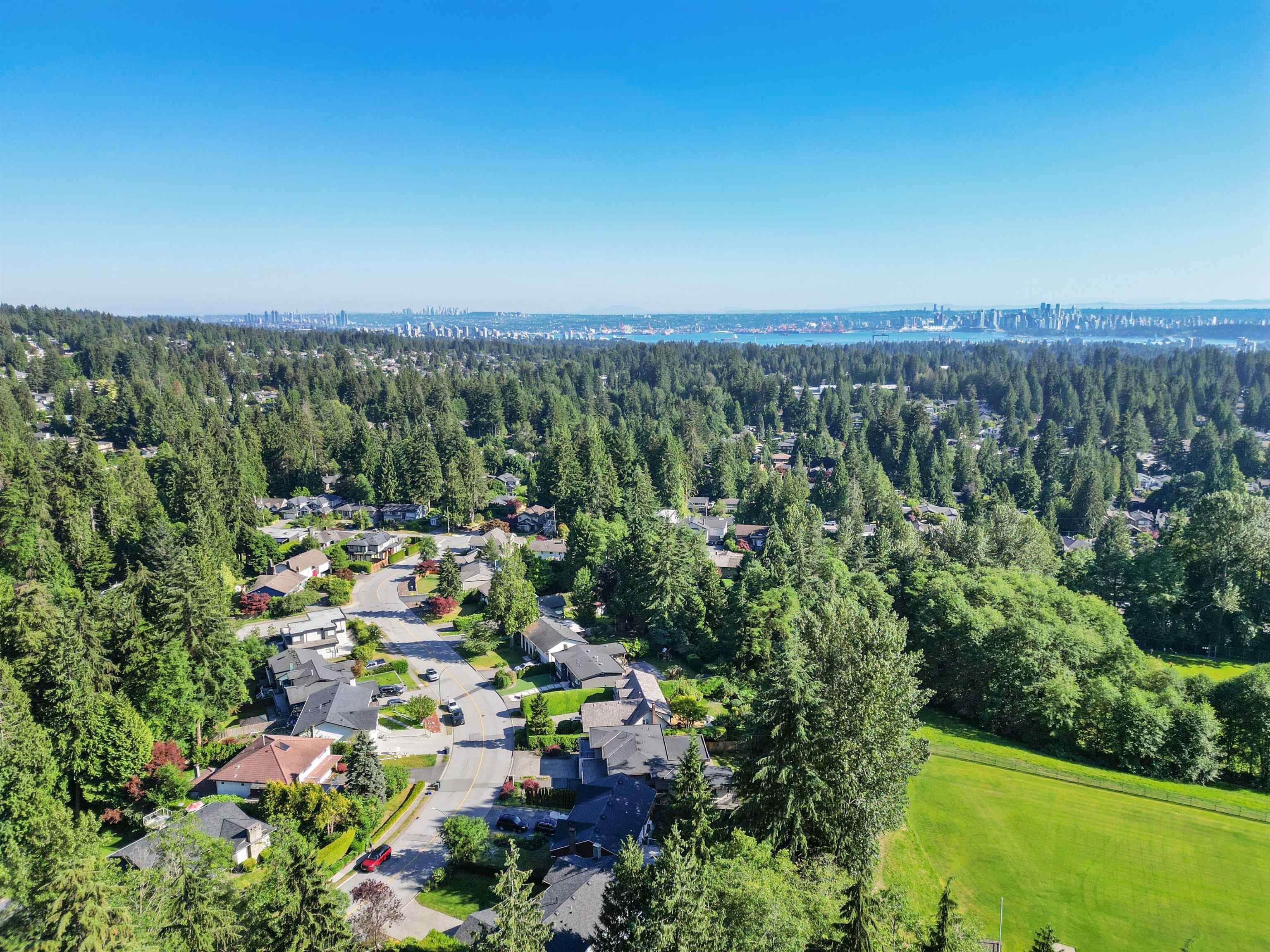 5199 Cliffridge Avenue, North Vancouver, V7R 3V2 — photo 5