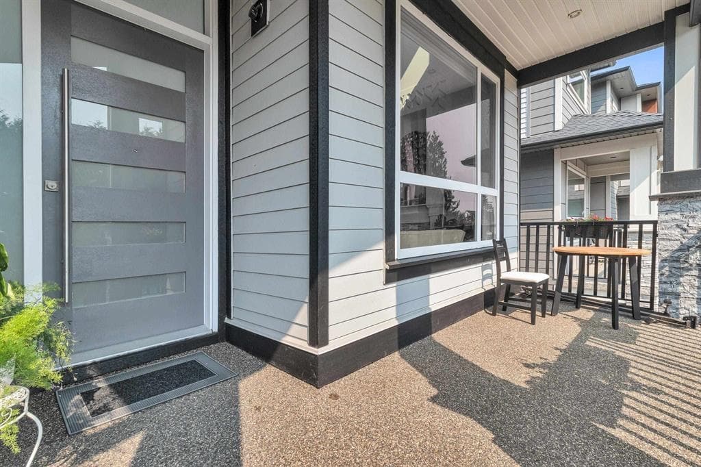 27977 Stagecoach Avenue, Abbotsford, V4X 0A8 — photo 2