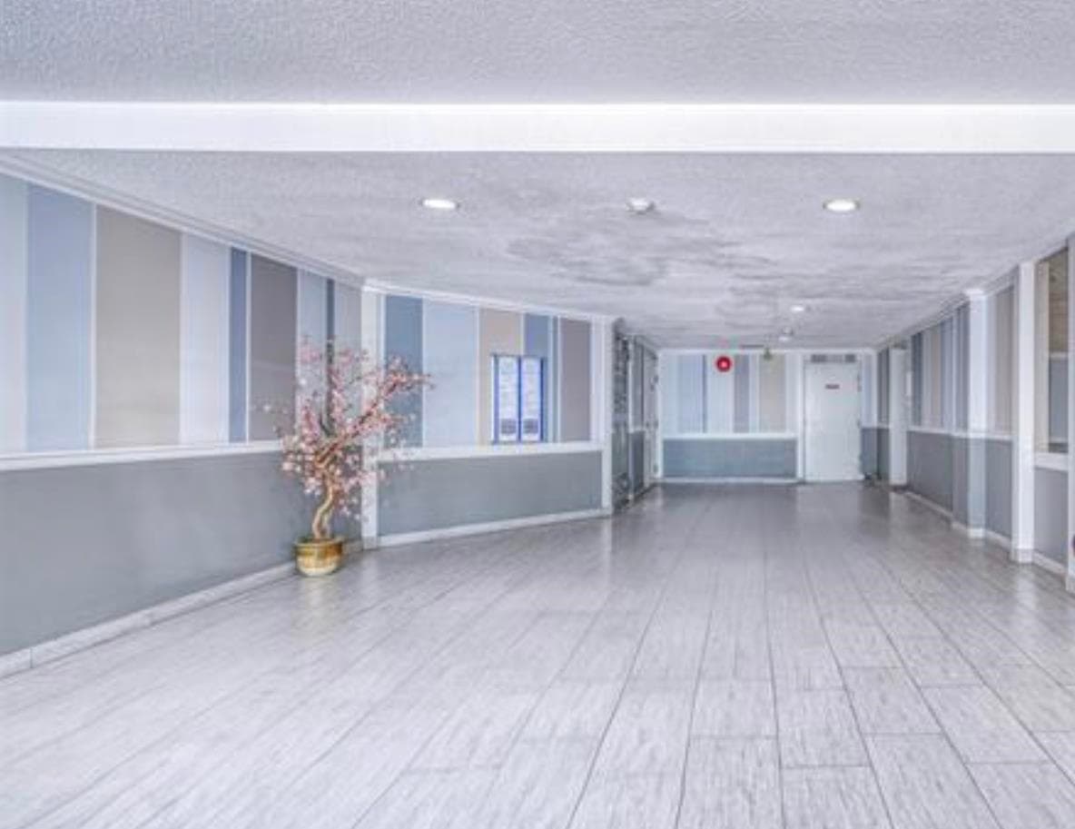 302 - 5500 Cooney Road, Richmond