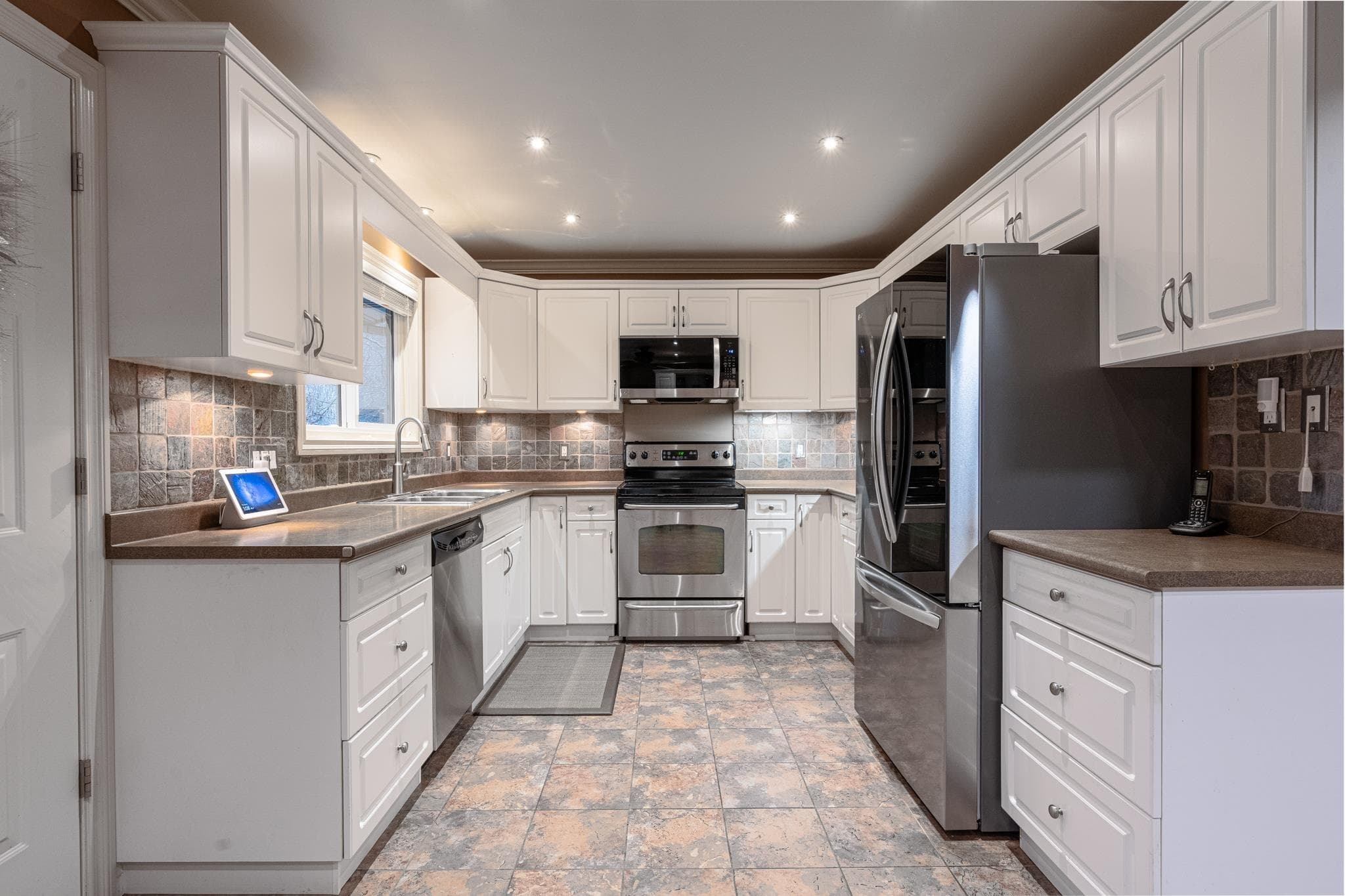 34047 Mccrimmon Drive, Abbotsford, V2S 2V6 — photo 5