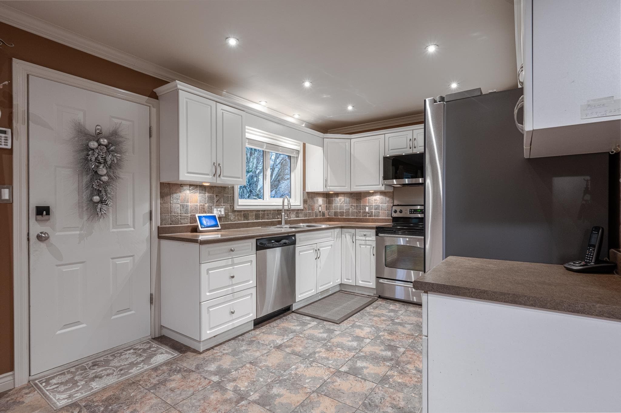 34047 Mccrimmon Drive, Abbotsford, V2S 2V6 — photo 4