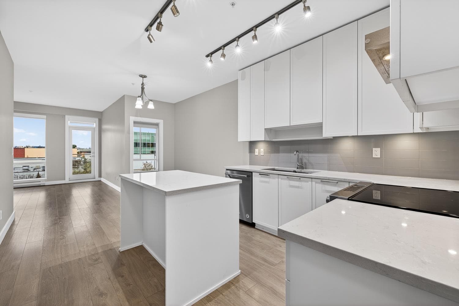 303 - 1728 Gilmore Avenue, Burnaby, V5C 0L3 — photo 1