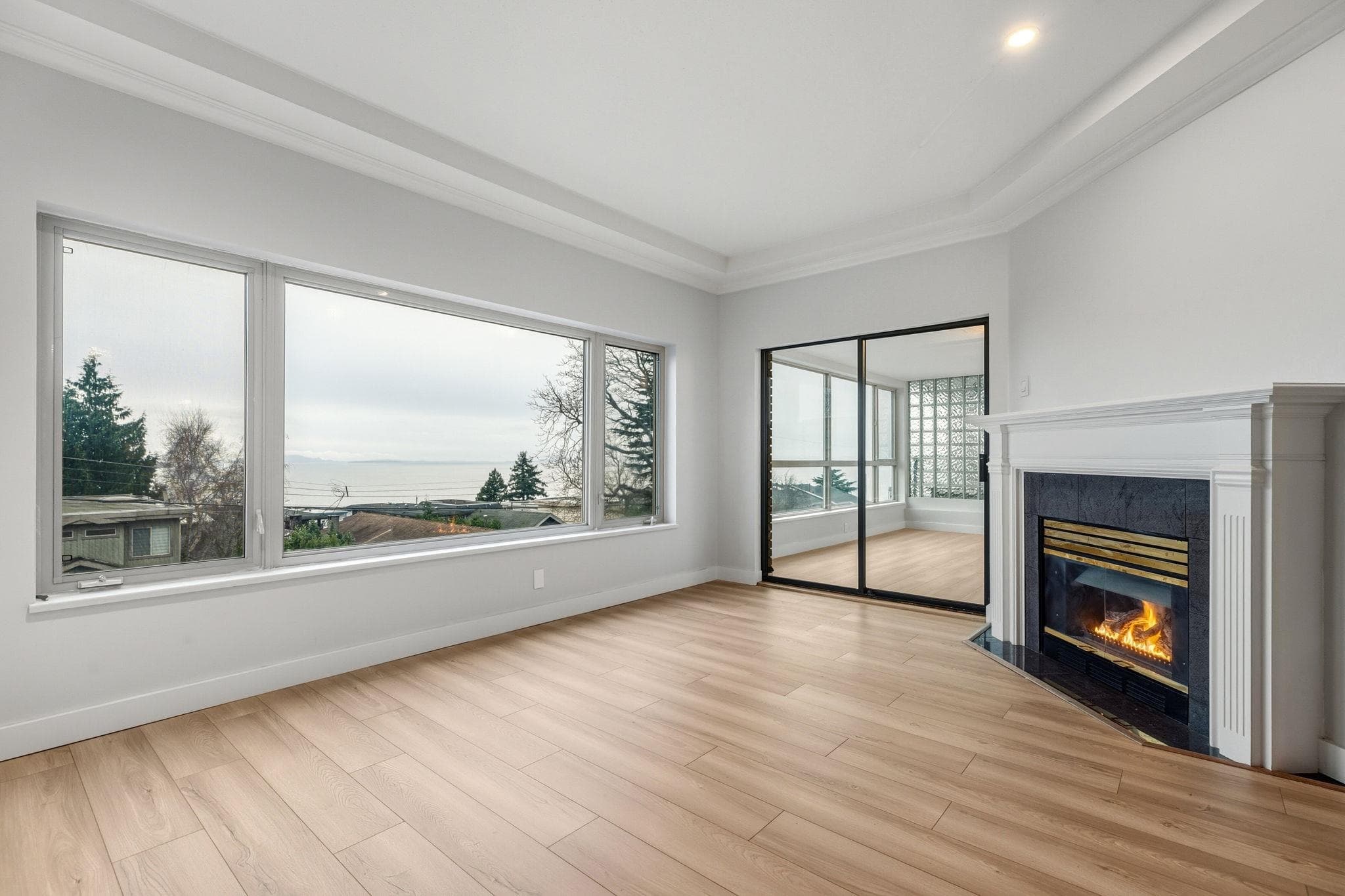 204 - 15176 Buena Vista Avenue, White Rock, V4B 1Y3 — photo 2