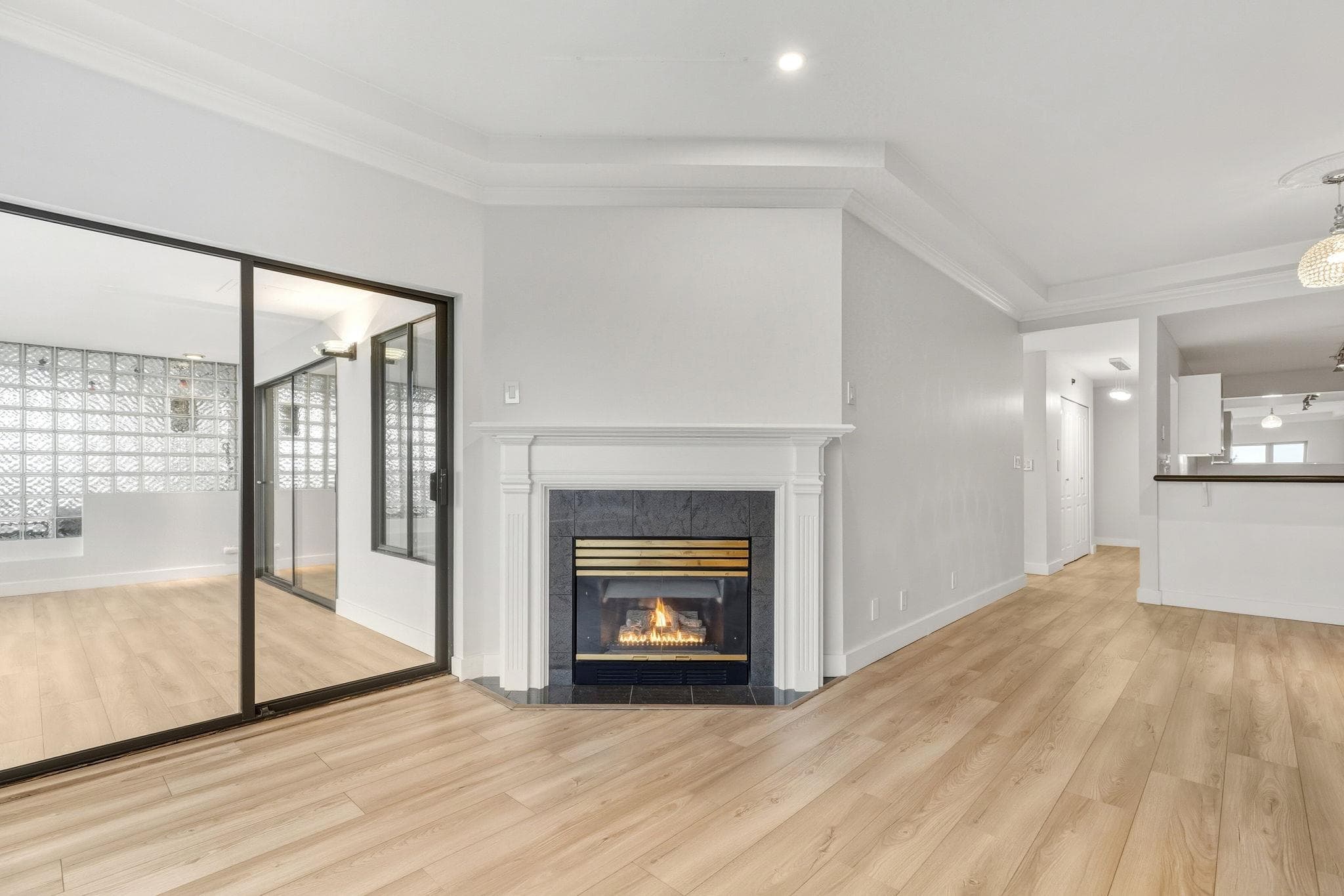 204 - 15176 Buena Vista Avenue, White Rock, V4B 1Y3 — photo 4