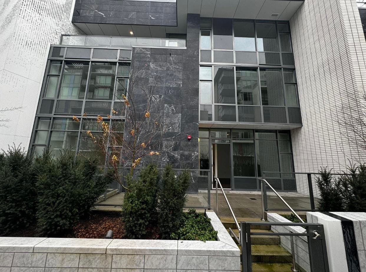 TH2 - 8555 Capstan Way, Richmond, V6X 0W1 — photo 1