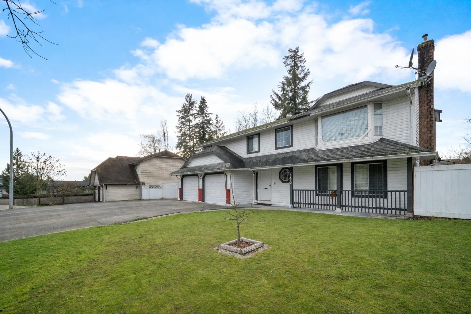 8873 143a Street, Surrey, V3V 7P7 — photo 3