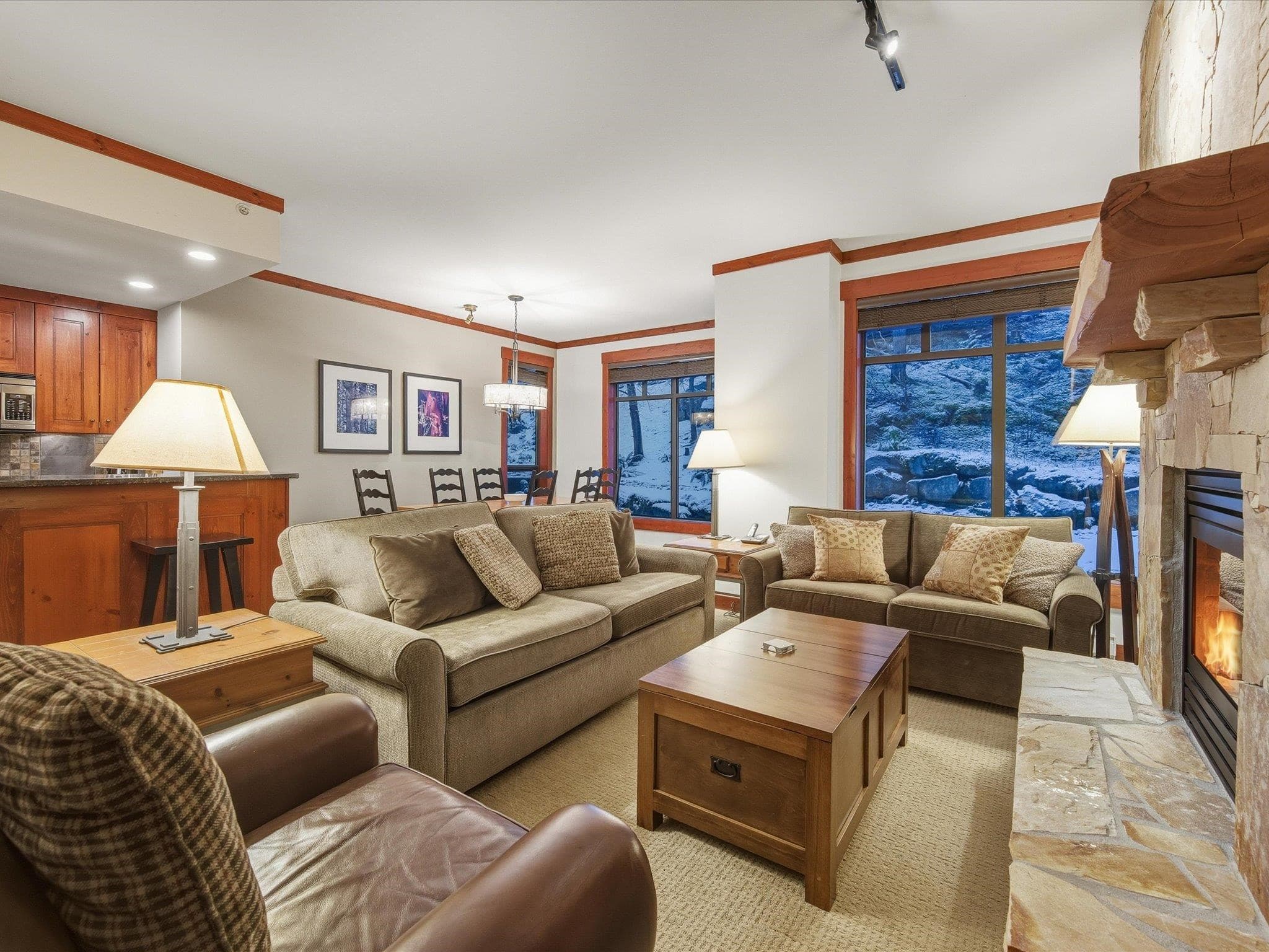 221 - 2202 Gondola Way, Whistler, V8E 0M7 — photo 2