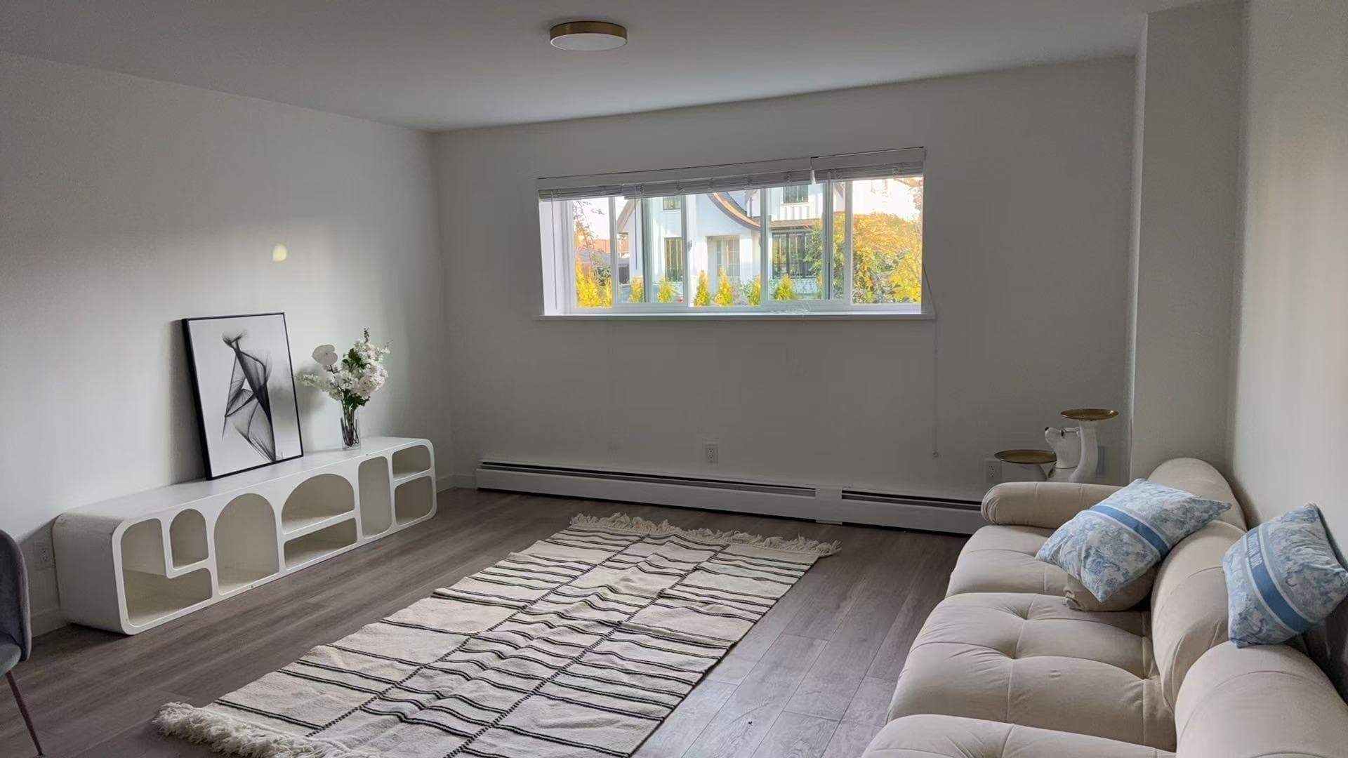 5xx E 9 Street, North Vancouver, V7L 2B5 — photo 2