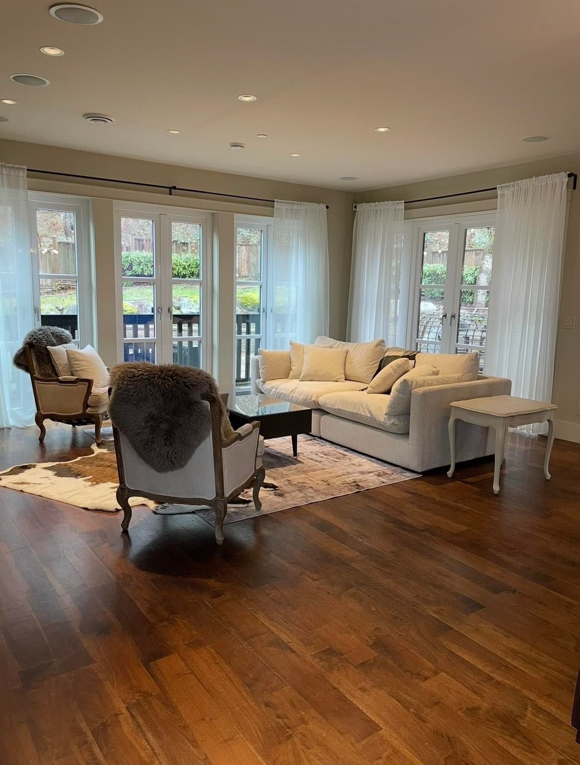 7589 Curtis Street, Burnaby, V5A 4W7 — photo 2