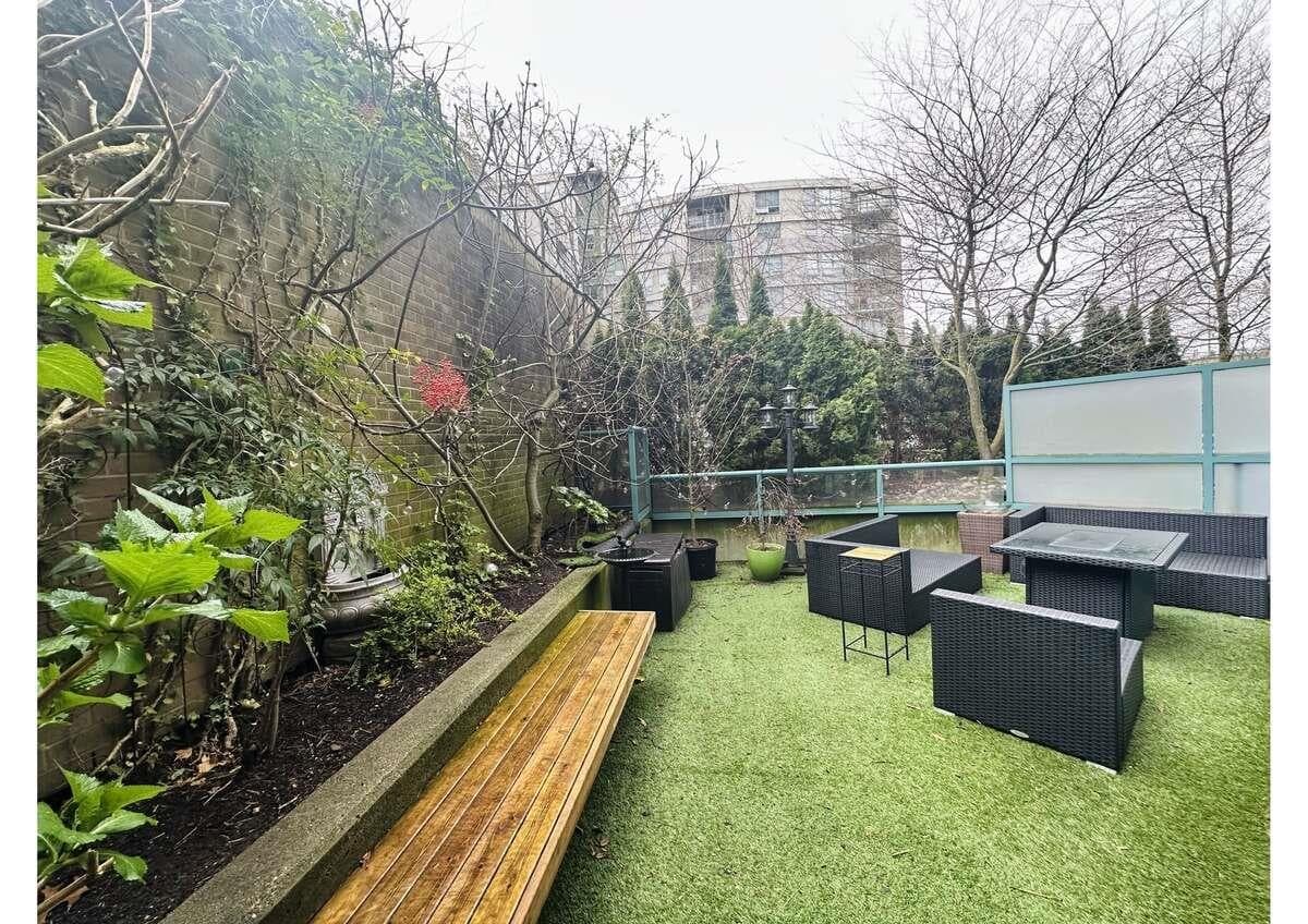 202 - 1033 Marinaside Crescent, Vancouver, V6Z 3A3 — photo 2