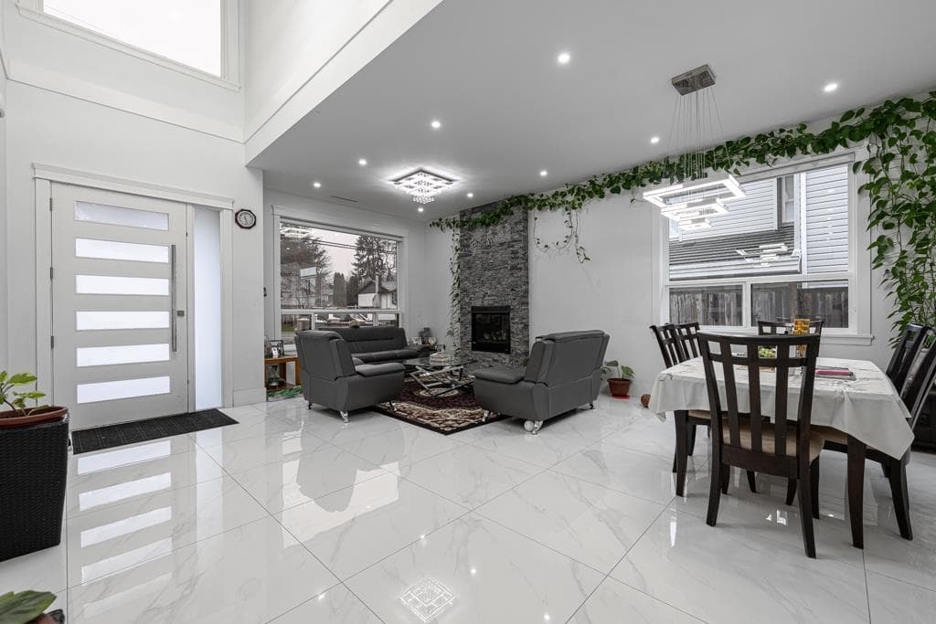 13306 90 Avenue, Surrey, V3V 1C1 — photo 3