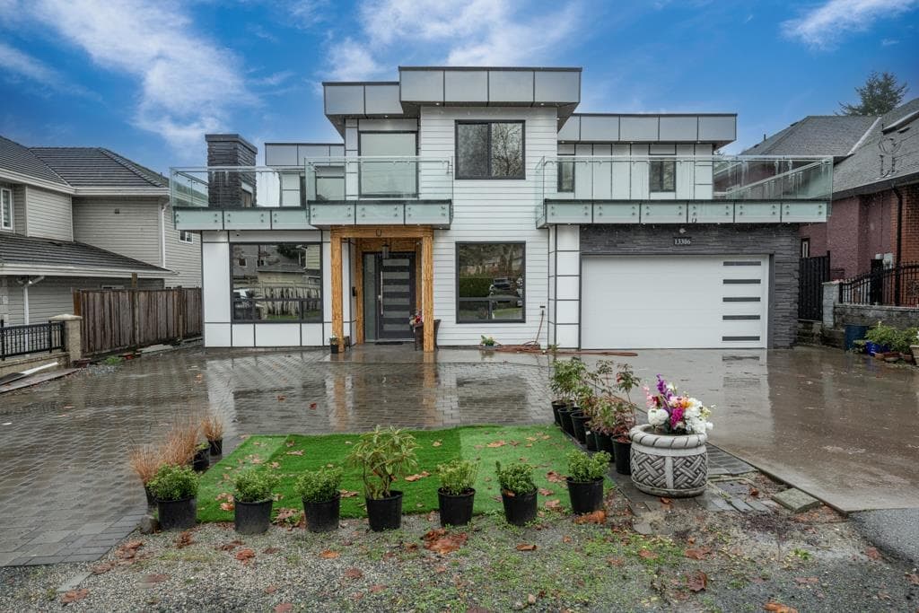 13306 90 Avenue, Surrey
